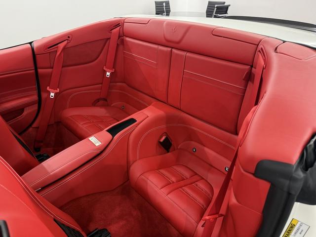 2017 Ferrari California T — Photo 22 / 36