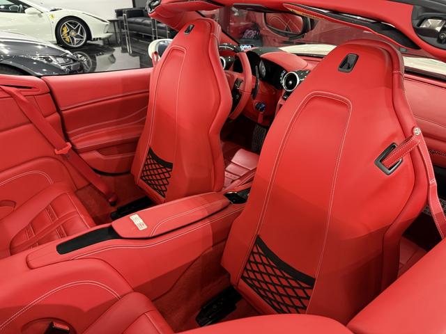 2017 Ferrari California T — Photo 24 / 36