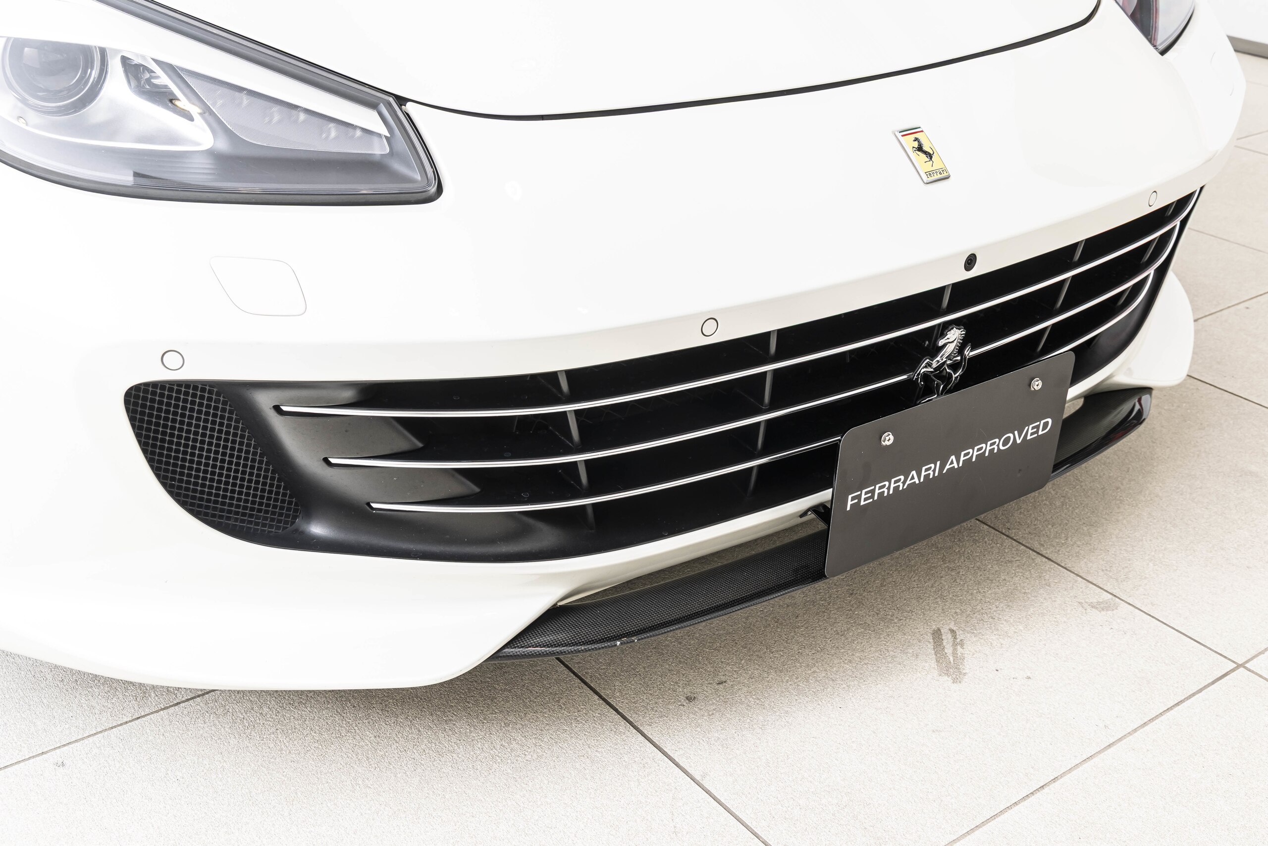 2017 Ferrari GTC4Lusso — Photo 22 / 30