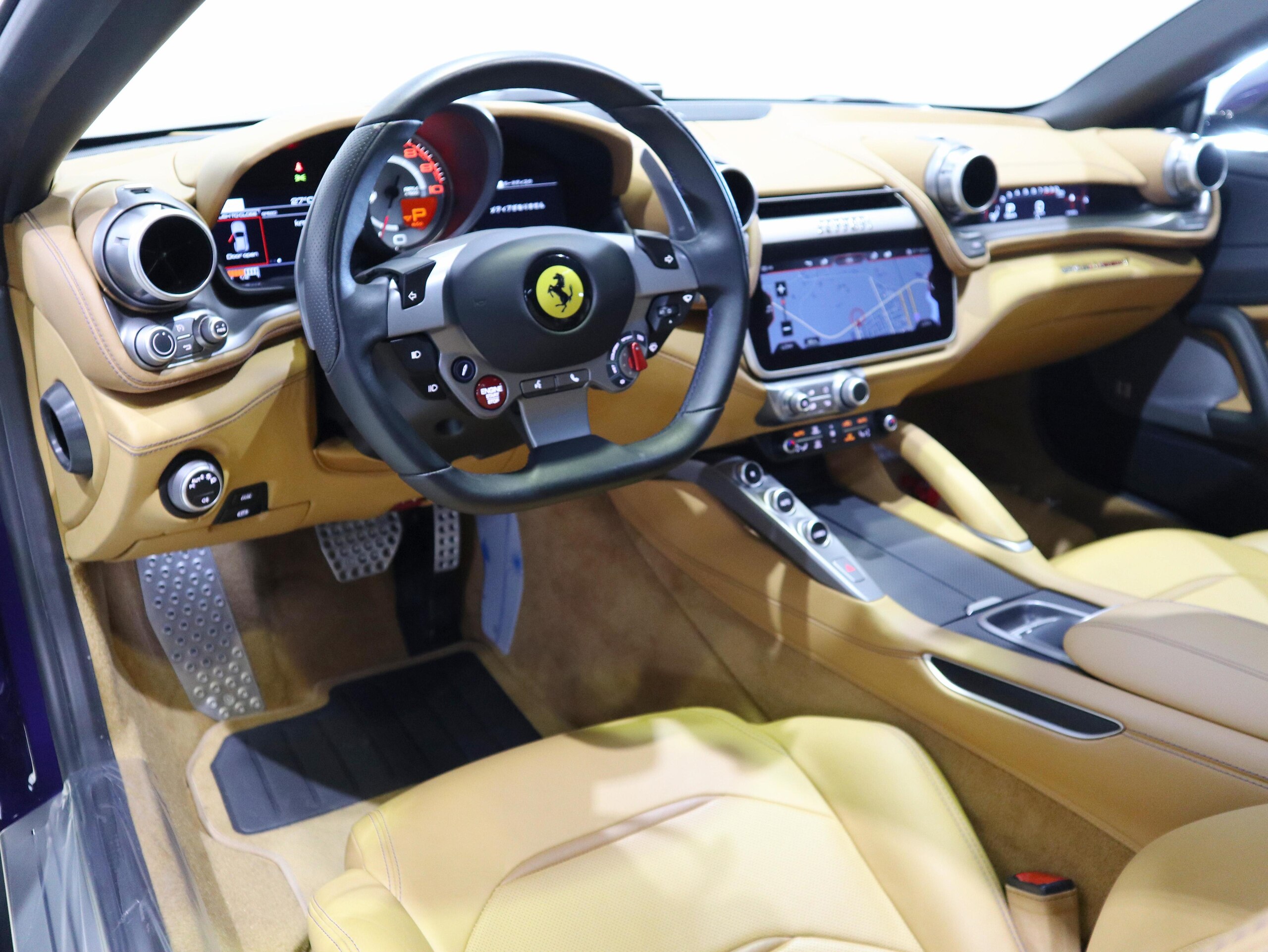 2017 Ferrari GTC4Lusso T — Photo 6 / 19