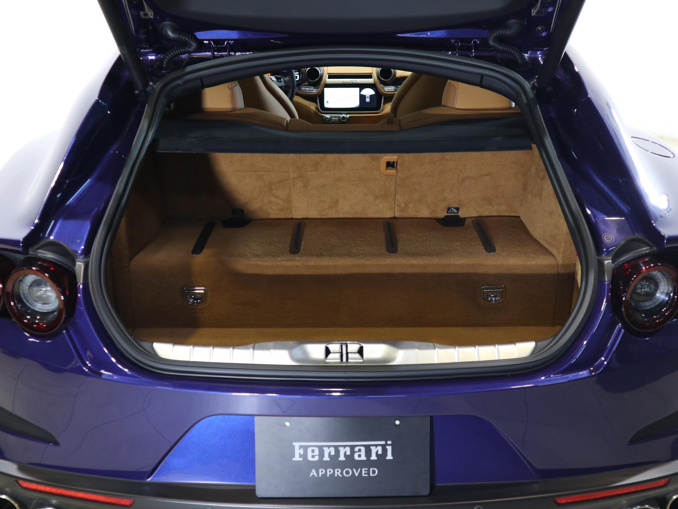 2017 Ferrari GTC4Lusso T — Photo 19 / 19
