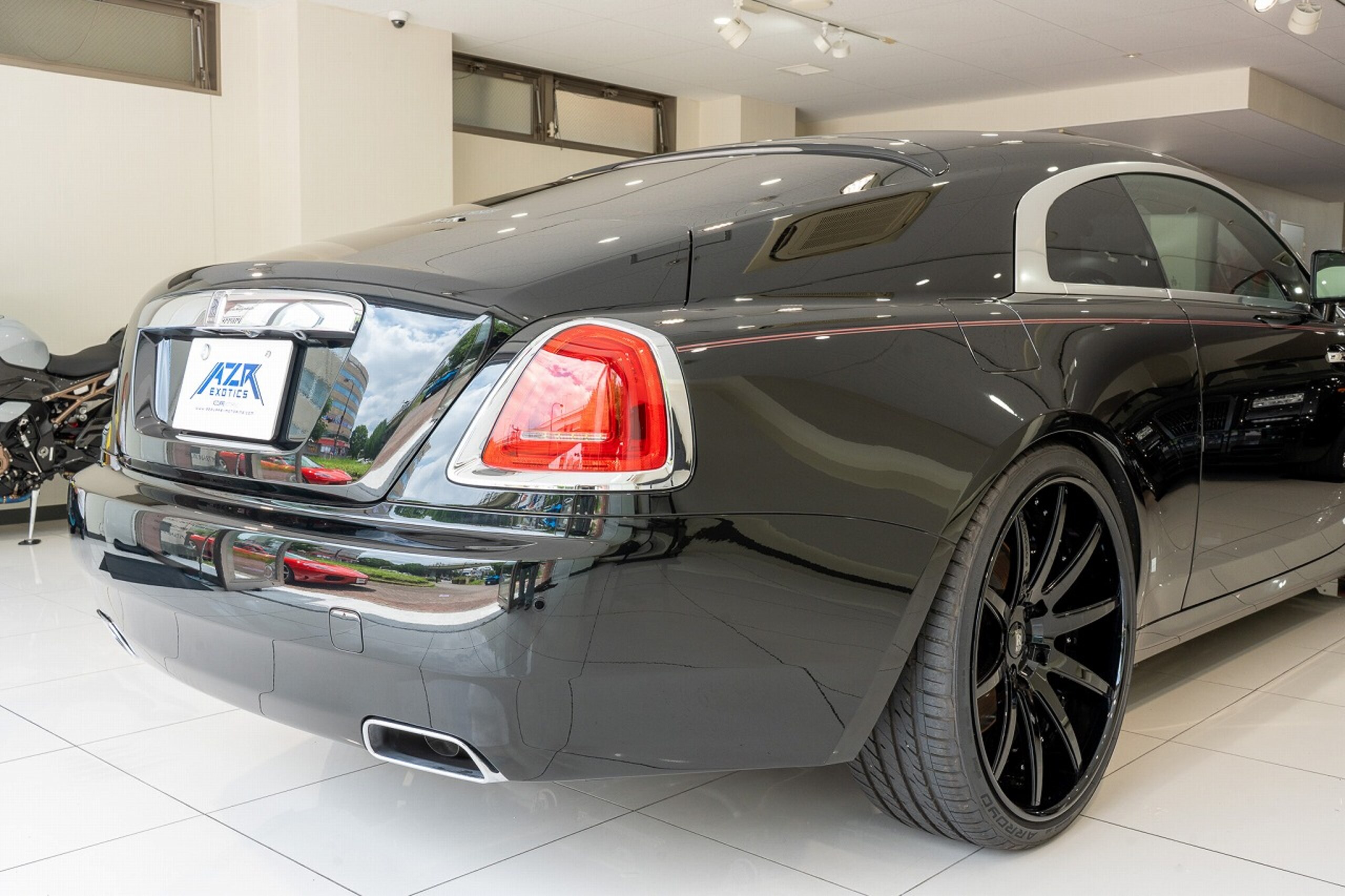 2017 Rolls-Royce Wraith — Photo 13 / 19