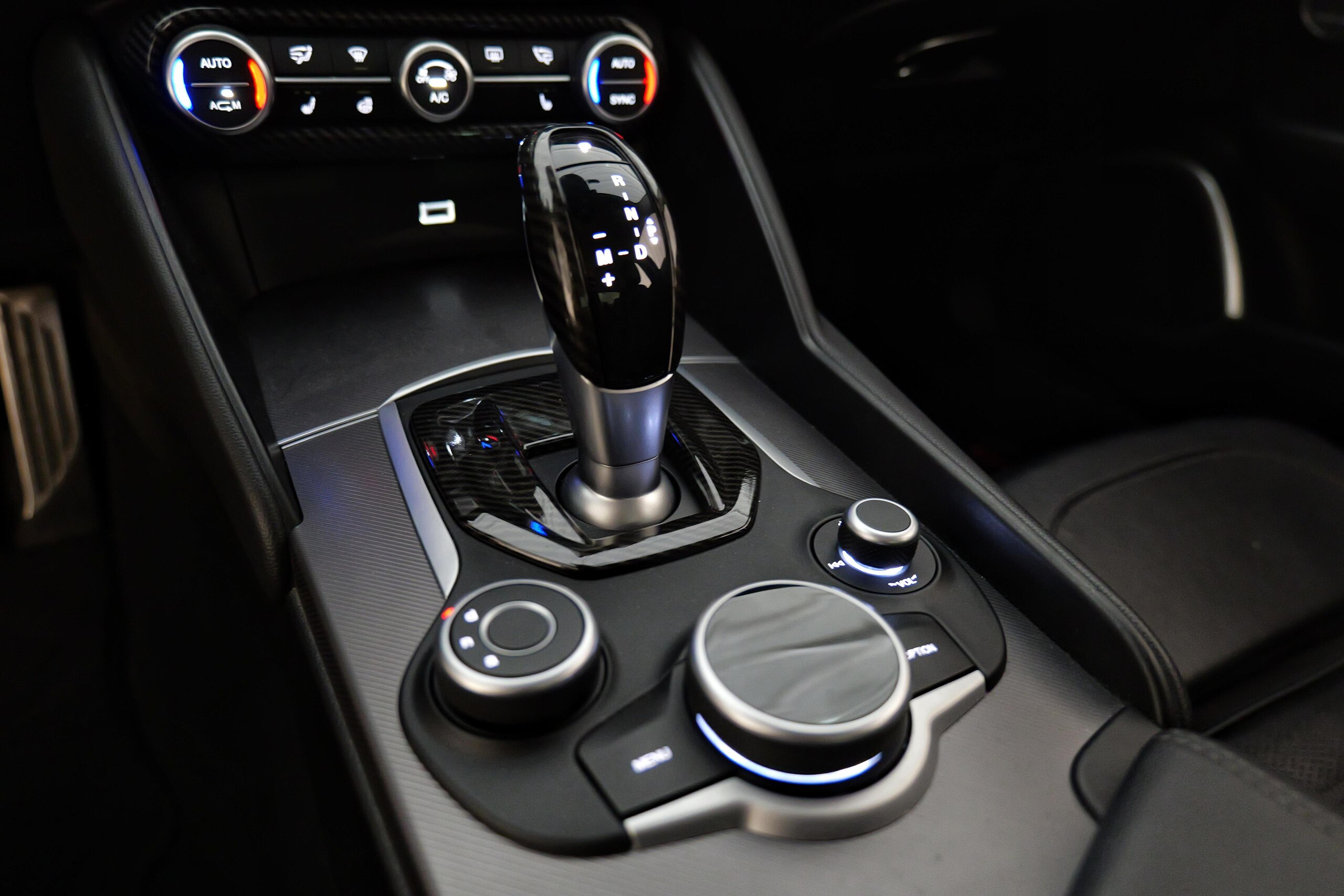 2018 Alfa Romeo Giulia Veloce — Photo 10 / 39