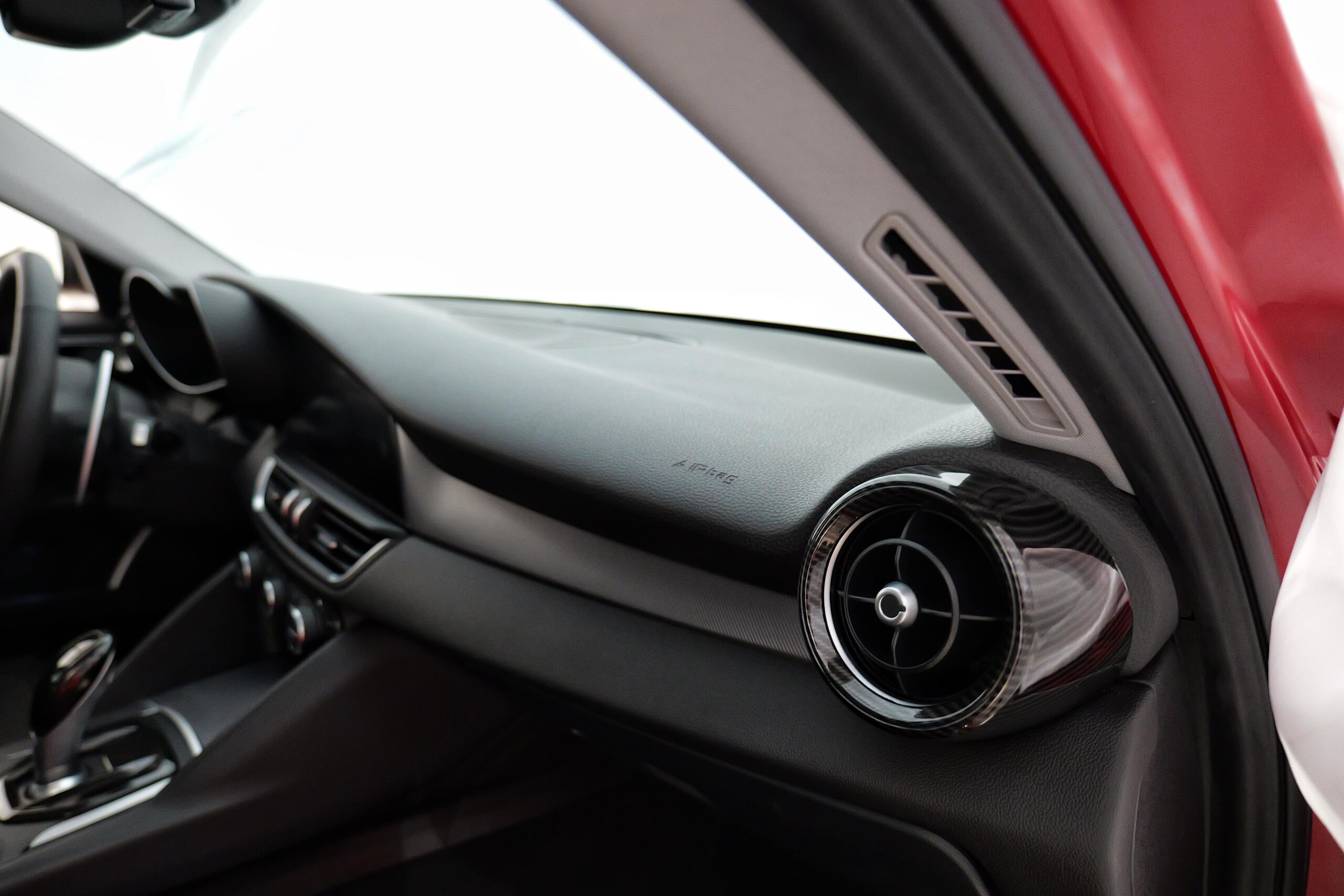 2018 Alfa Romeo Giulia Veloce — Photo 16 / 39