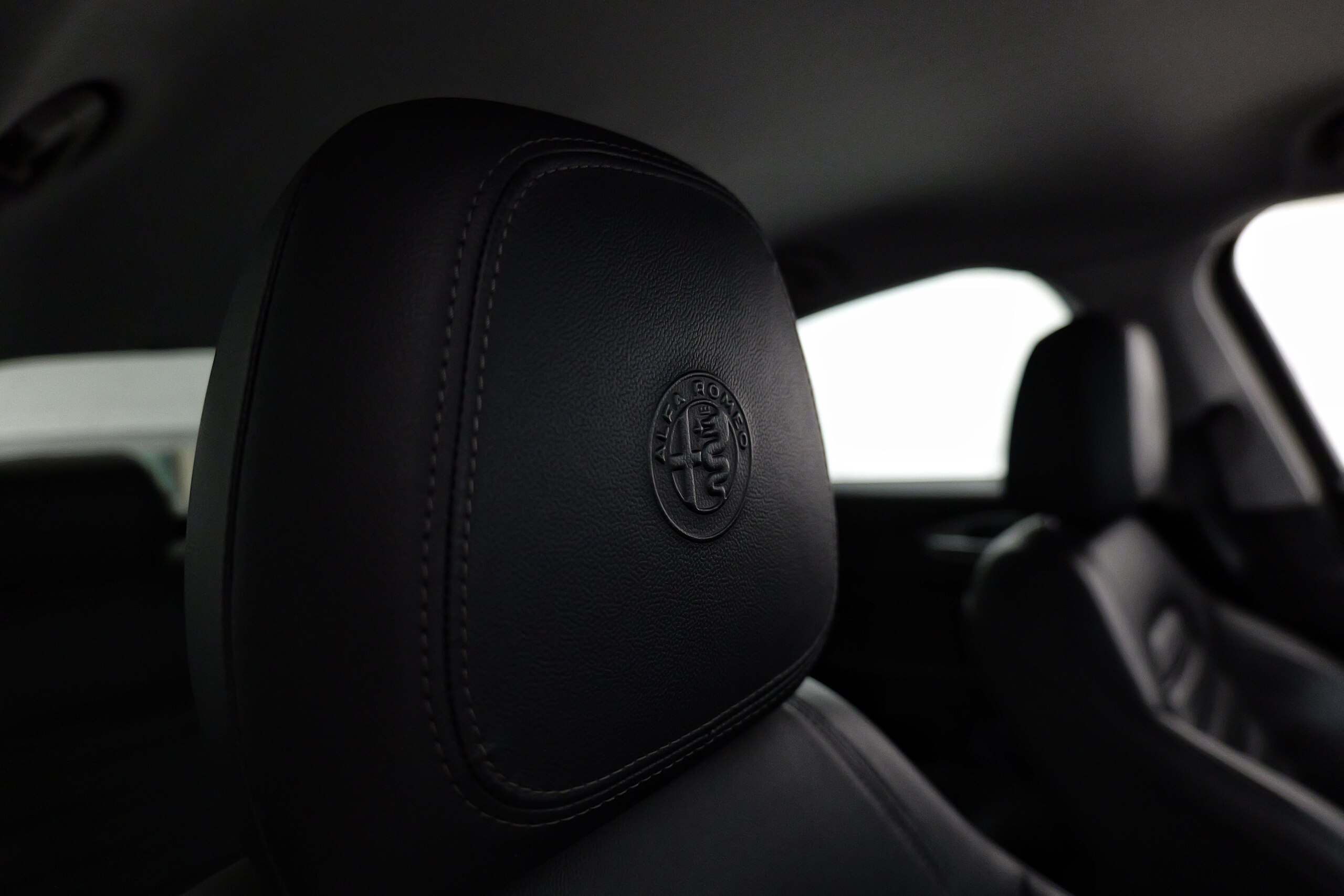 2018 Alfa Romeo Giulia Veloce — Photo 17 / 39