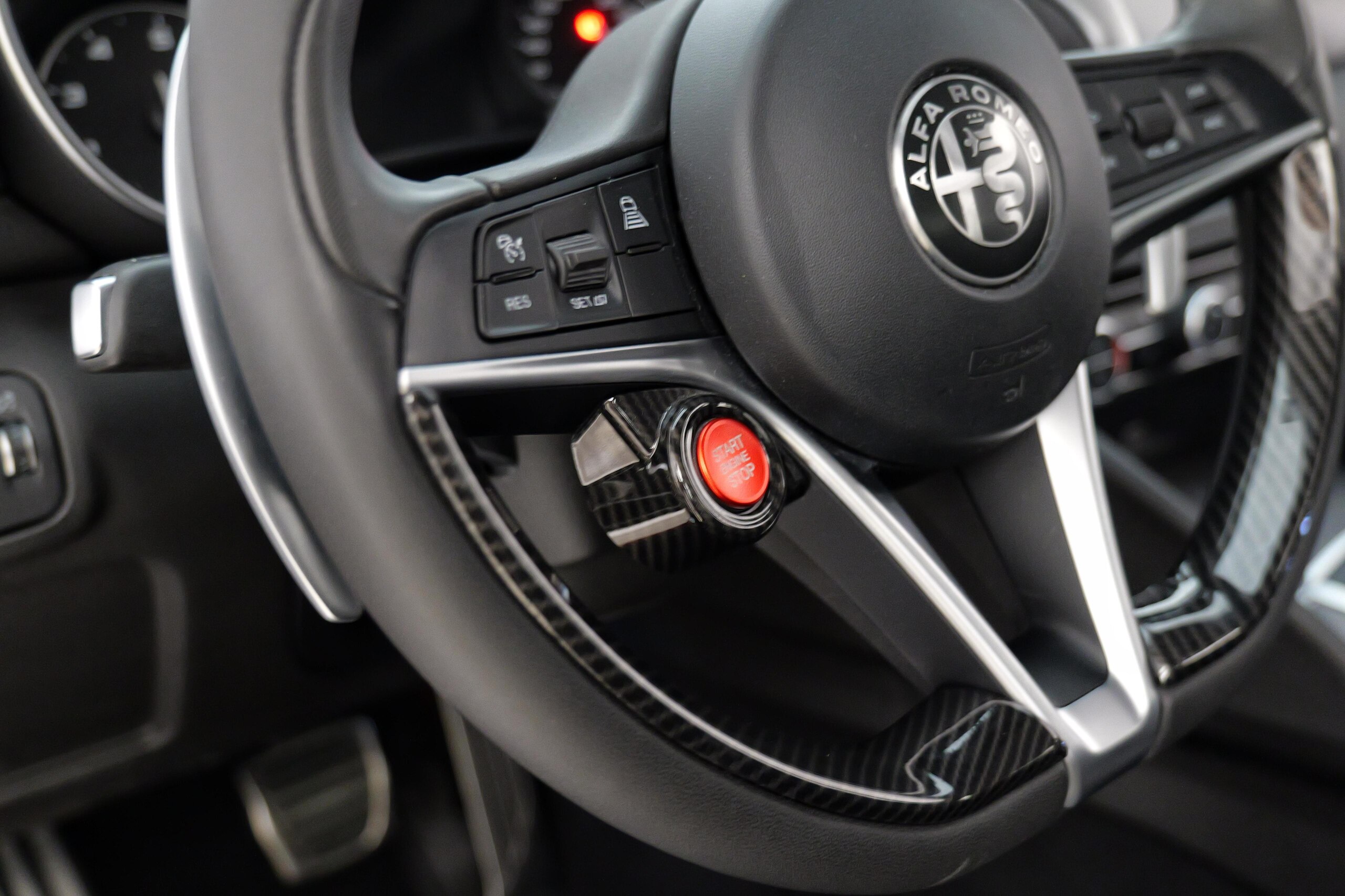 2018 Alfa Romeo Giulia Veloce — Photo 21 / 39