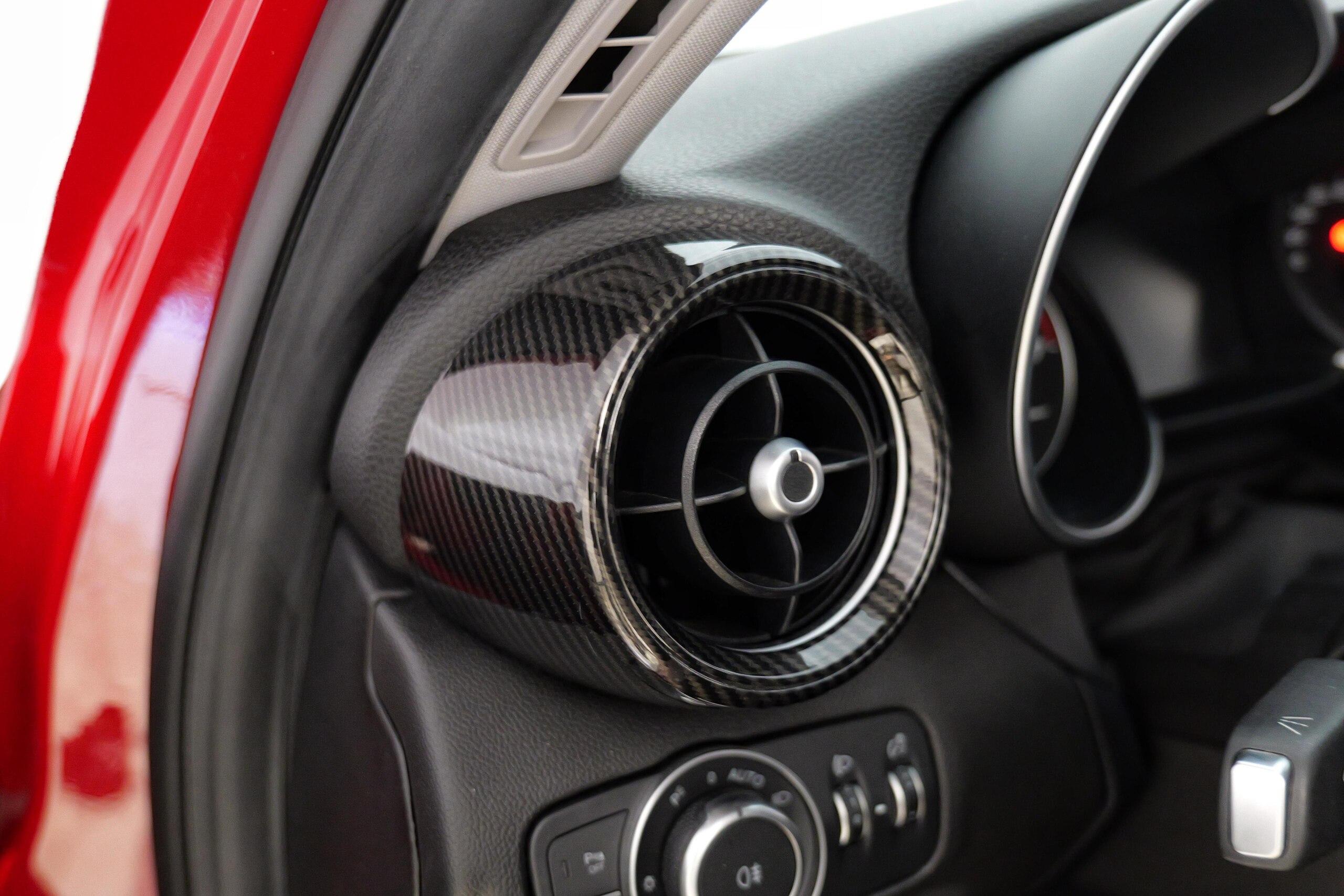2018 Alfa Romeo Giulia Veloce — Photo 22 / 39
