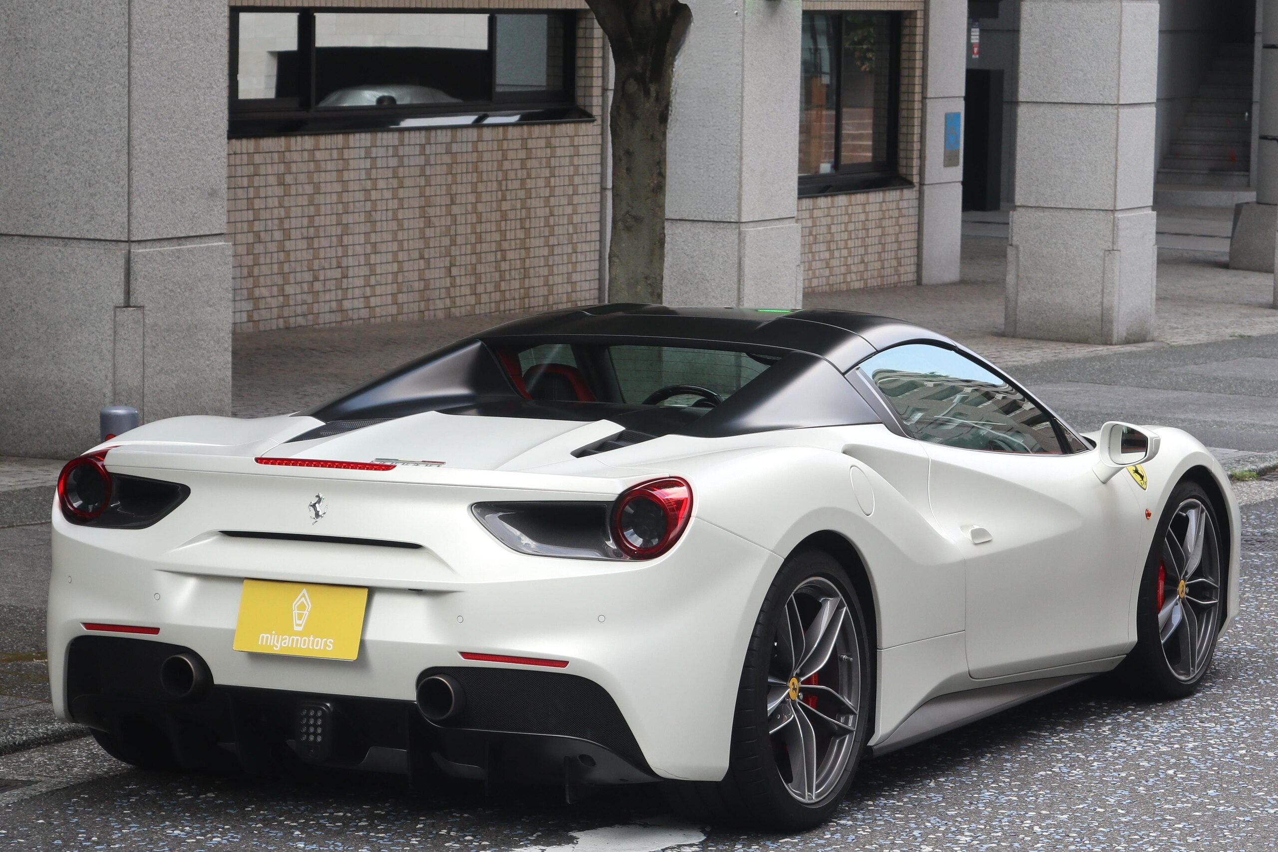 2018 Ferrari 488 Spider — Photo 13 / 67