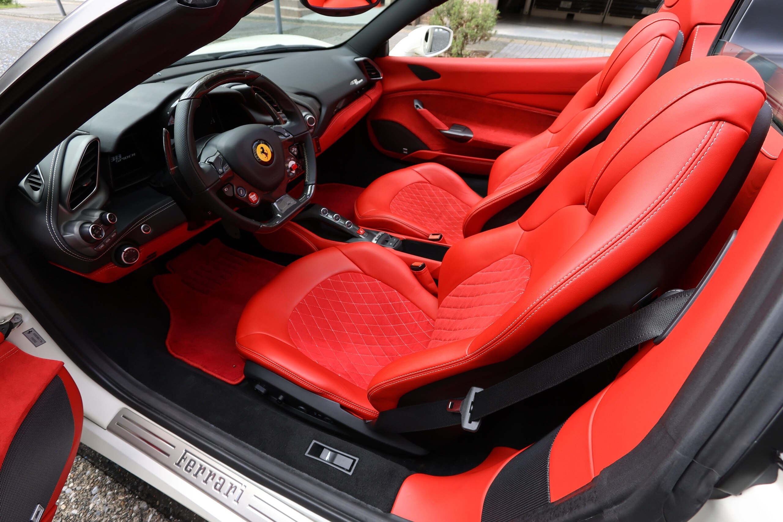 2018 Ferrari 488 Spider — Photo 14 / 67