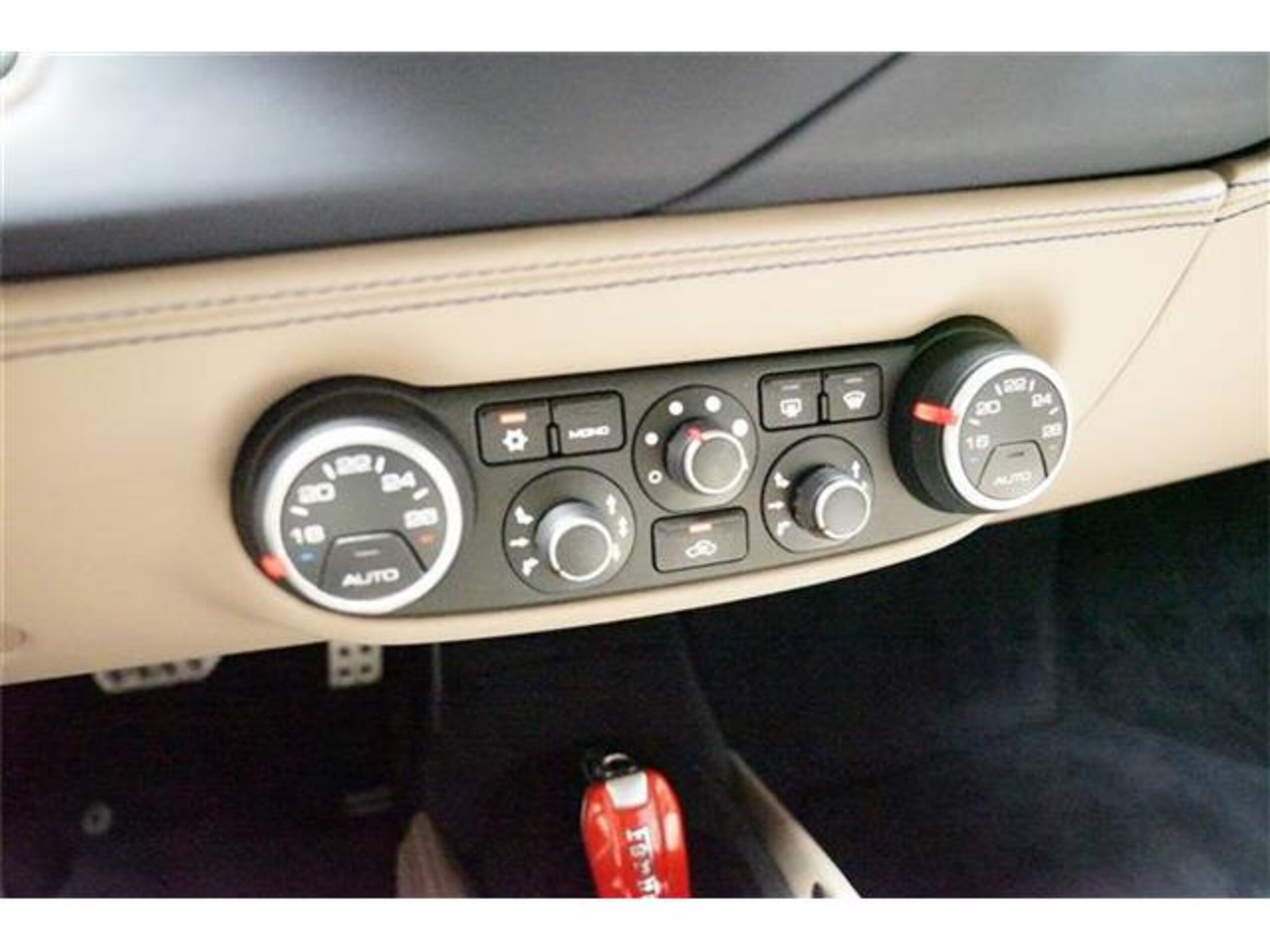 2018 Ferrari 488 Spider — Photo 17 / 25