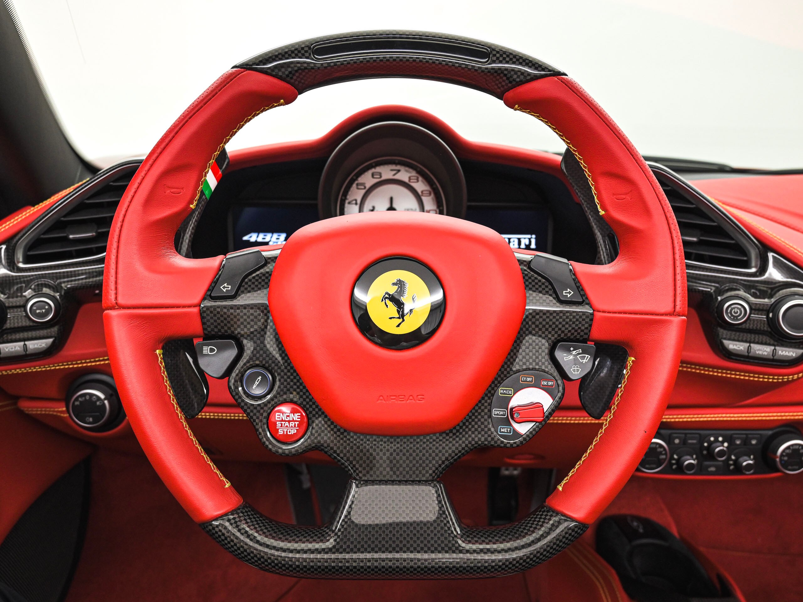 2018 Ferrari 488 Spider — Photo 8 / 29