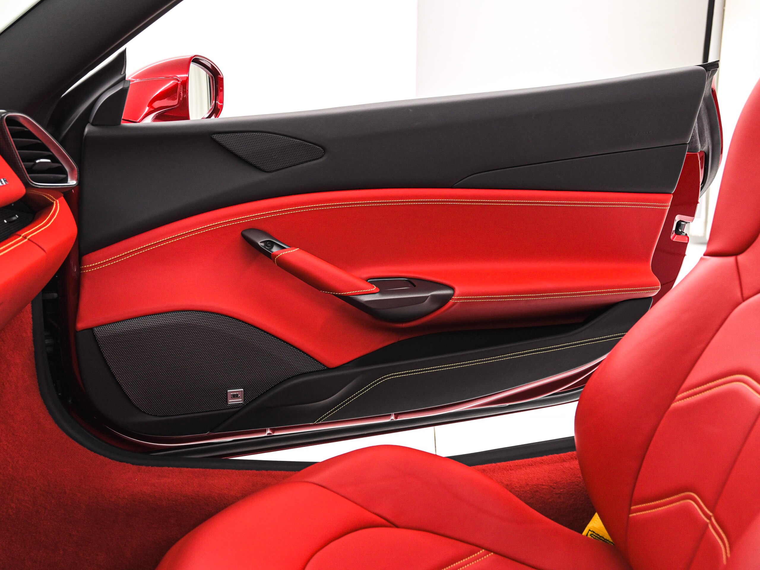 2018 Ferrari 488 Spider — Photo 17 / 29
