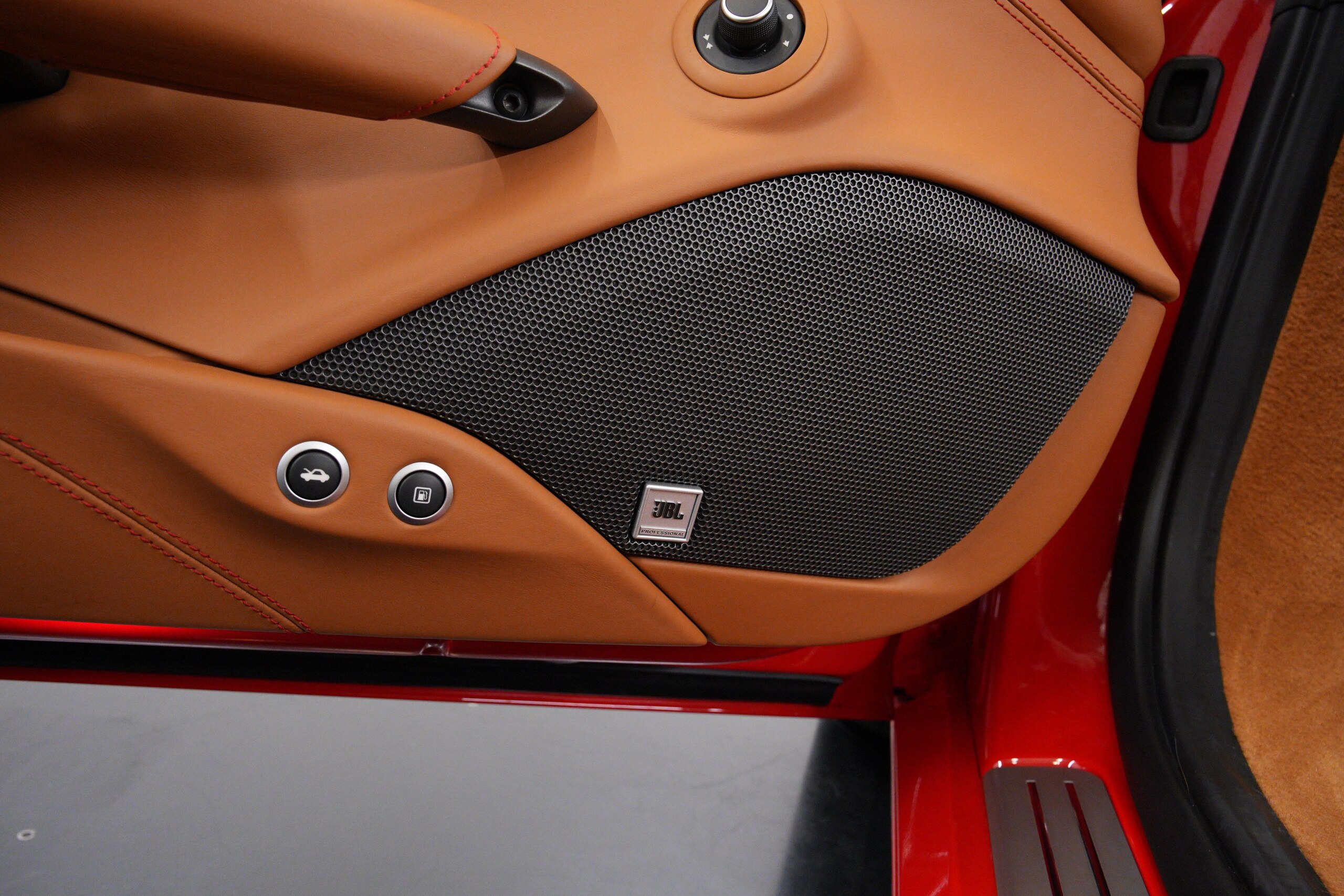 2018 Ferrari 488 Spider — Photo 16 / 52