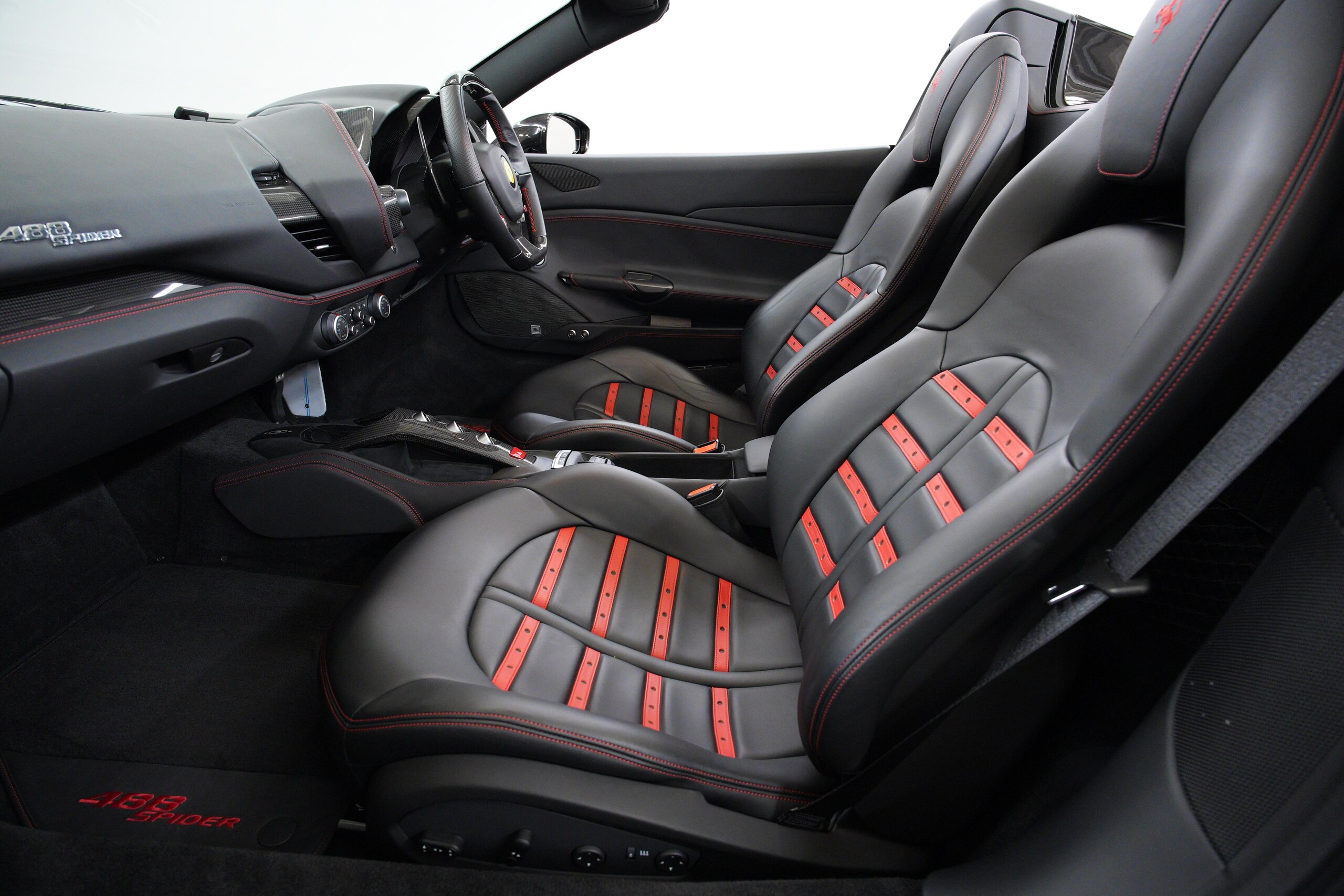 2018 Ferrari 488 Spider — Photo 34 / 52