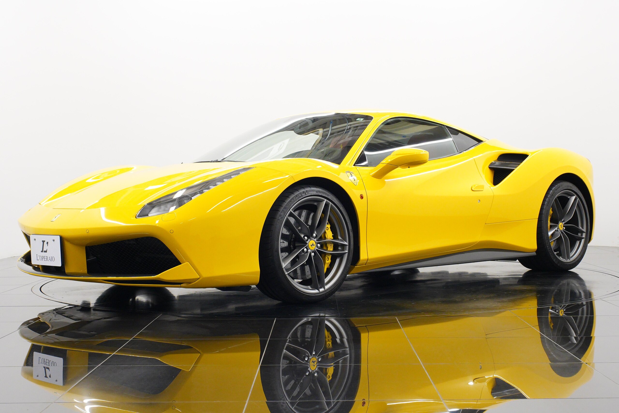 2018 Ferrari 488GTB — Photo 18 / 44