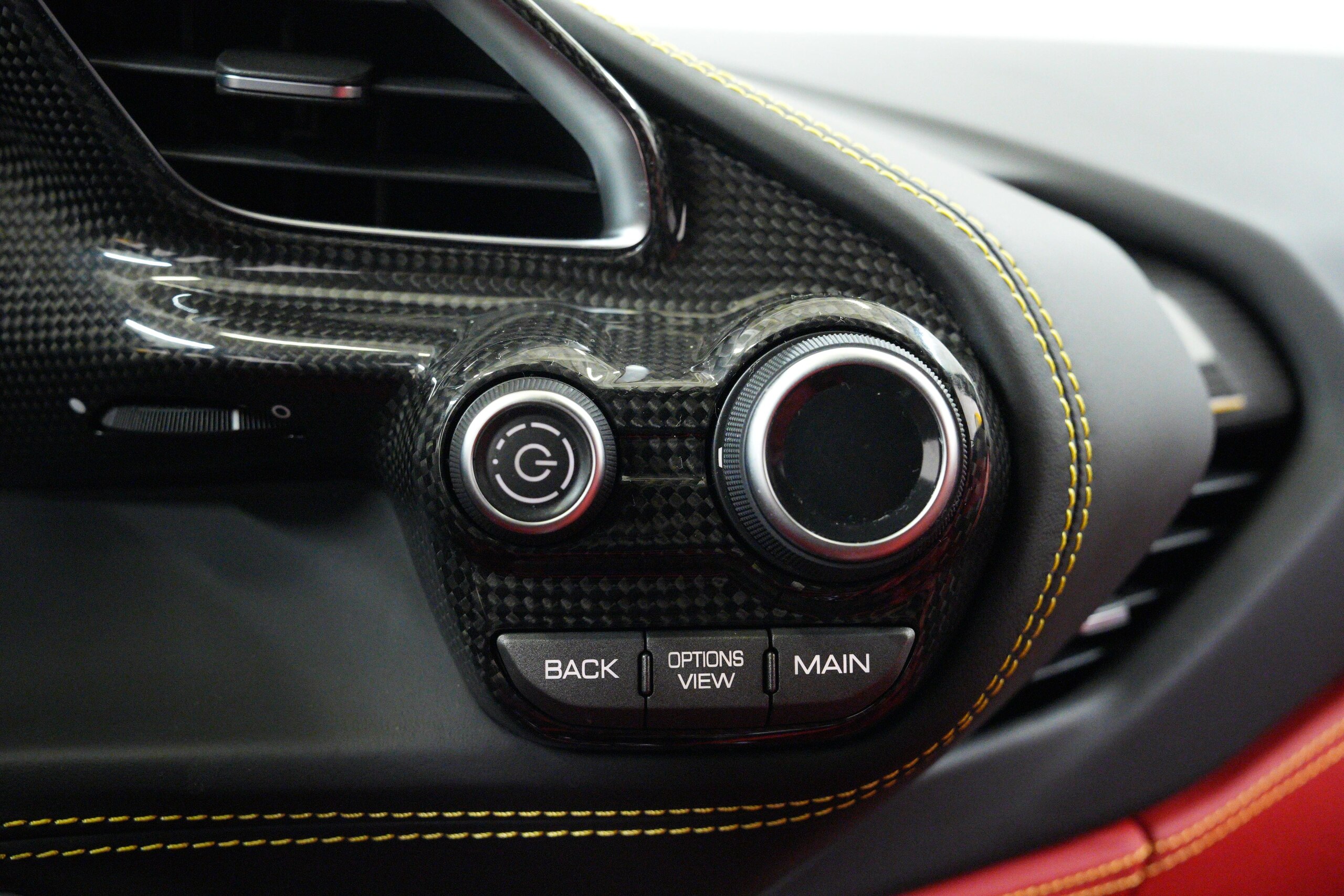 2018 Ferrari 488GTB — Photo 25 / 44