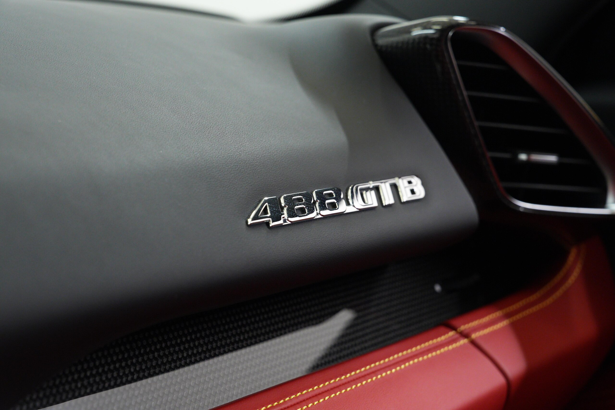 2018 Ferrari 488GTB — Photo 29 / 44