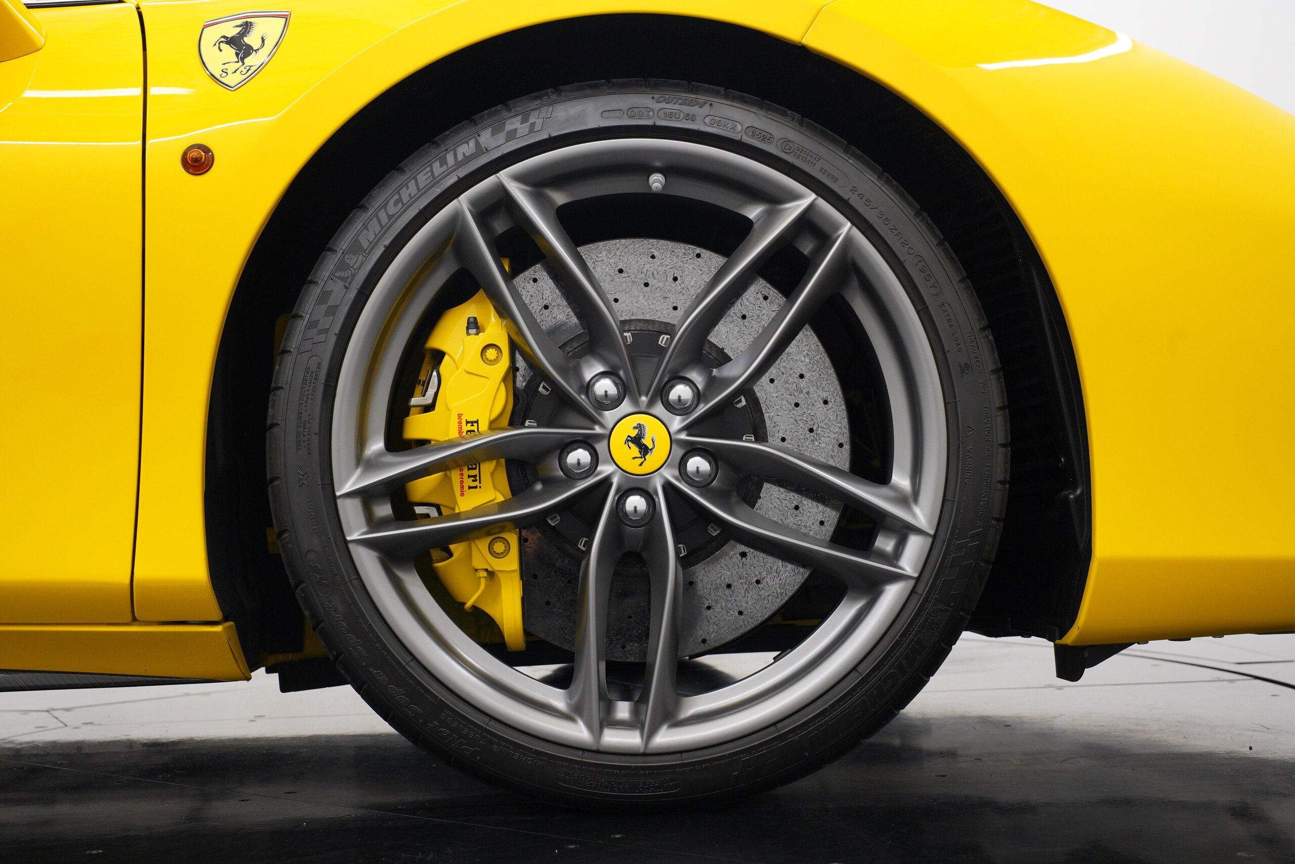 2018 Ferrari 488GTB — Photo 32 / 44