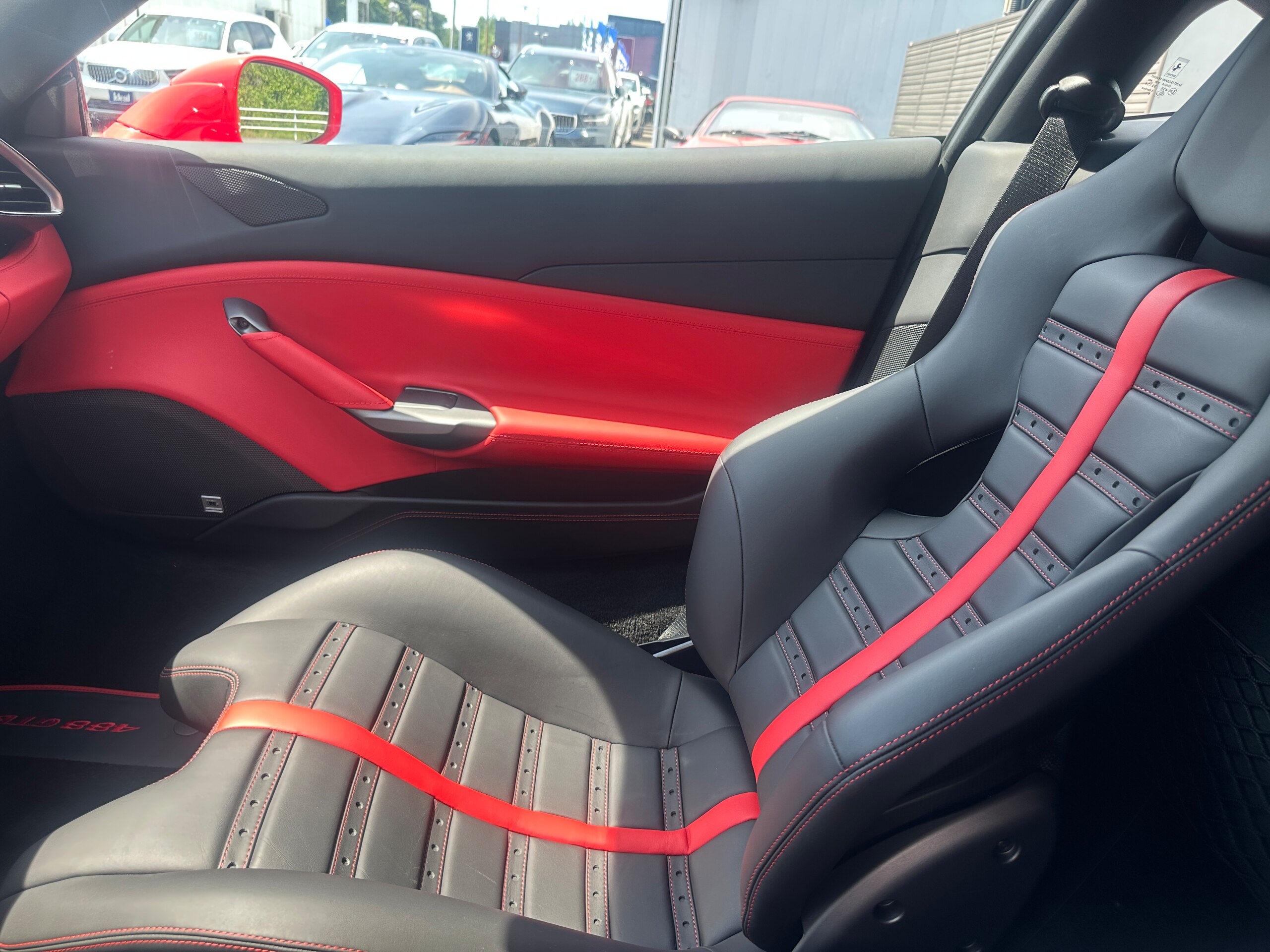 2018 Ferrari 488GTB — Photo 6 / 17