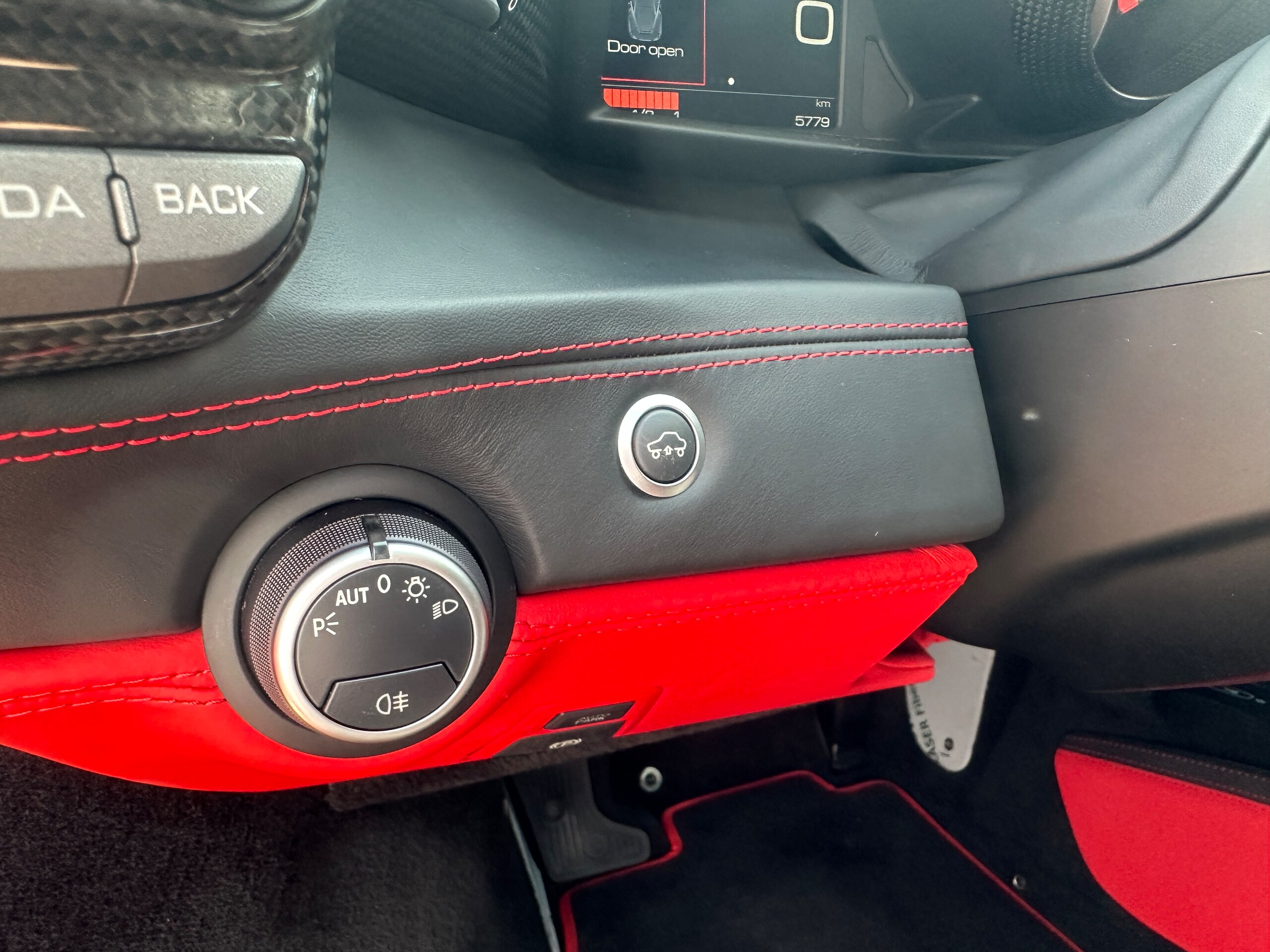 2018 Ferrari 488GTB — Photo 8 / 17