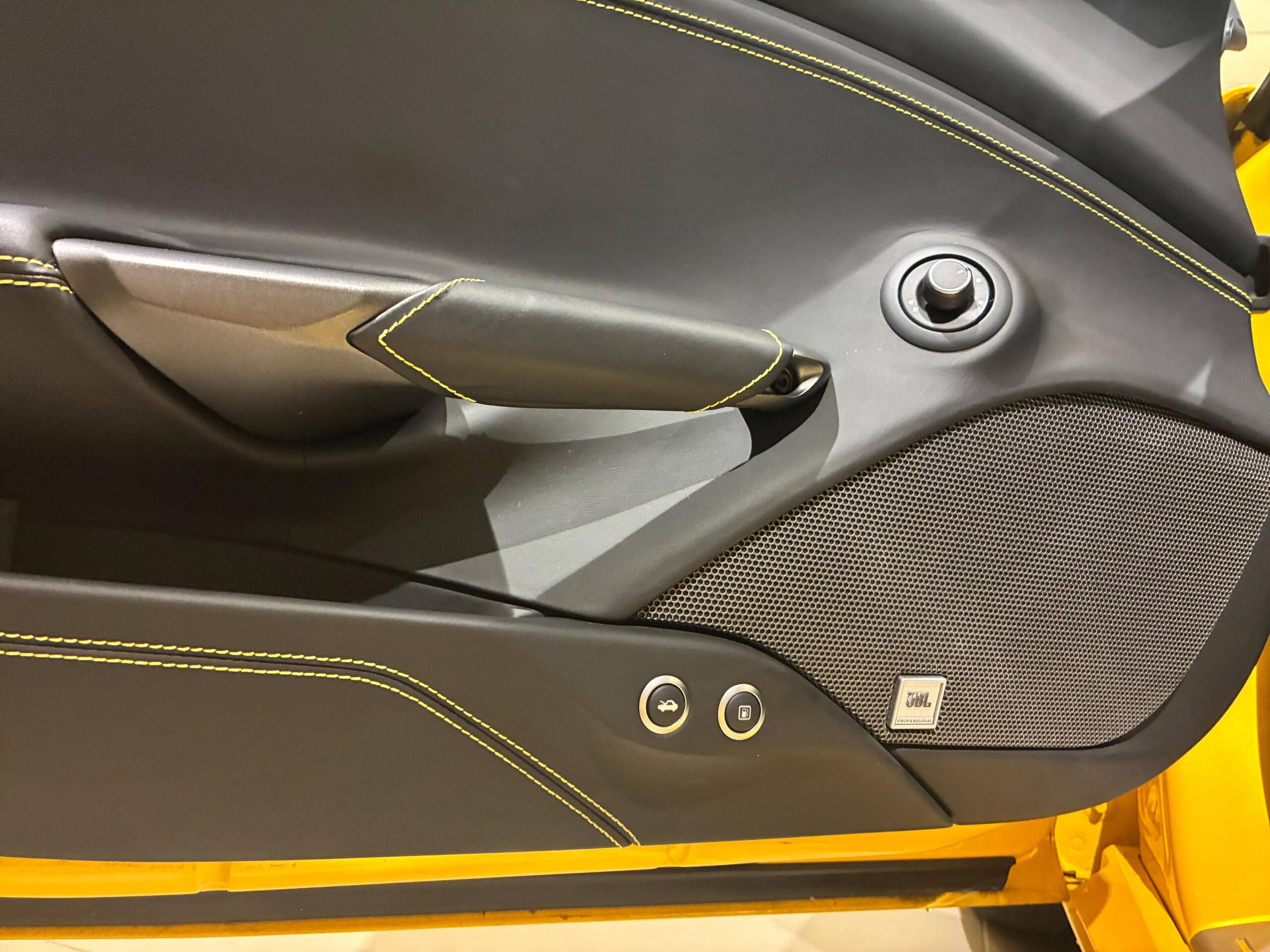 2018 Ferrari 488GTB — Photo 8 / 27