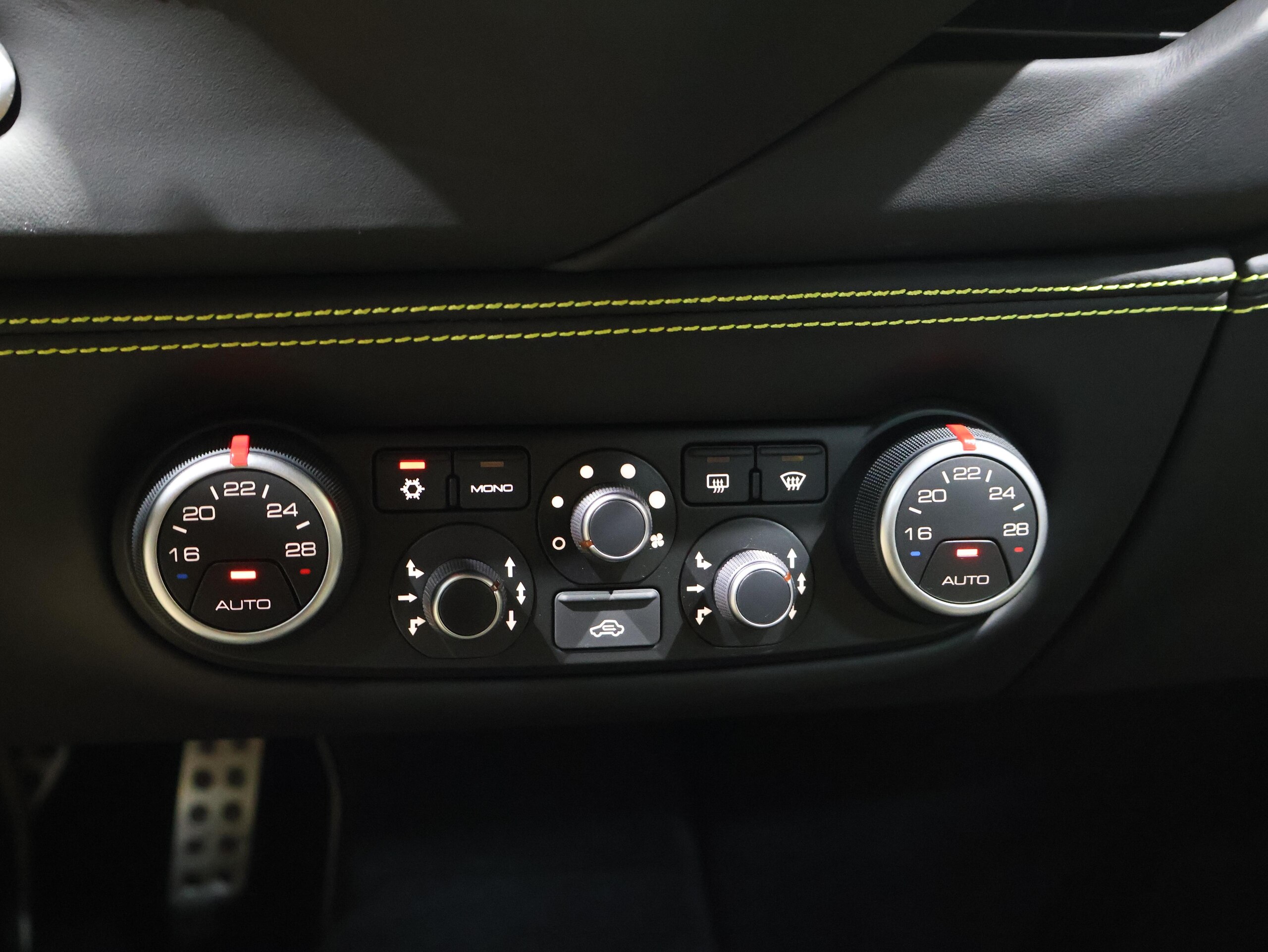2018 Ferrari 488GTB — Photo 18 / 27
