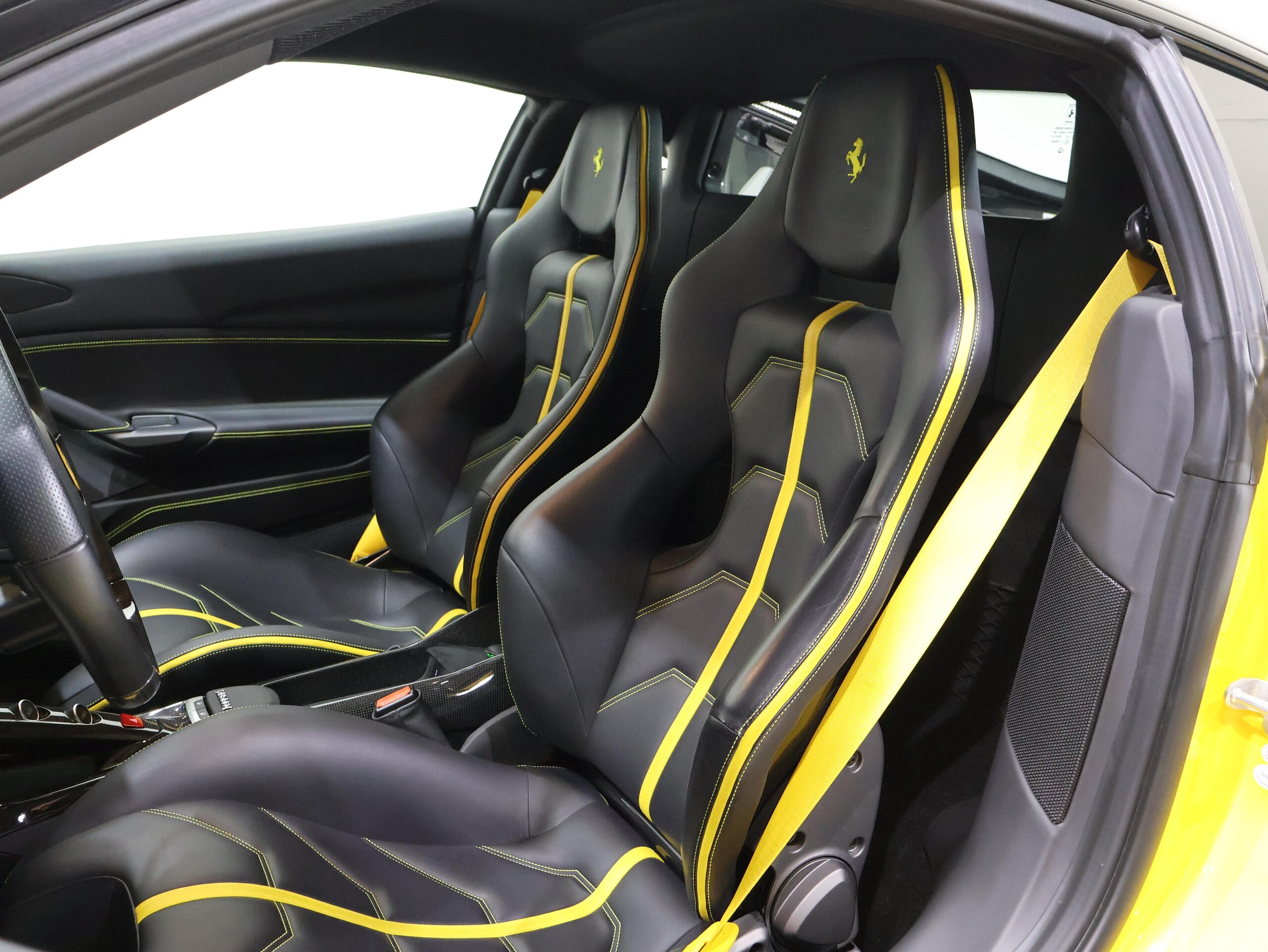 2018 Ferrari 488GTB — Photo 19 / 27
