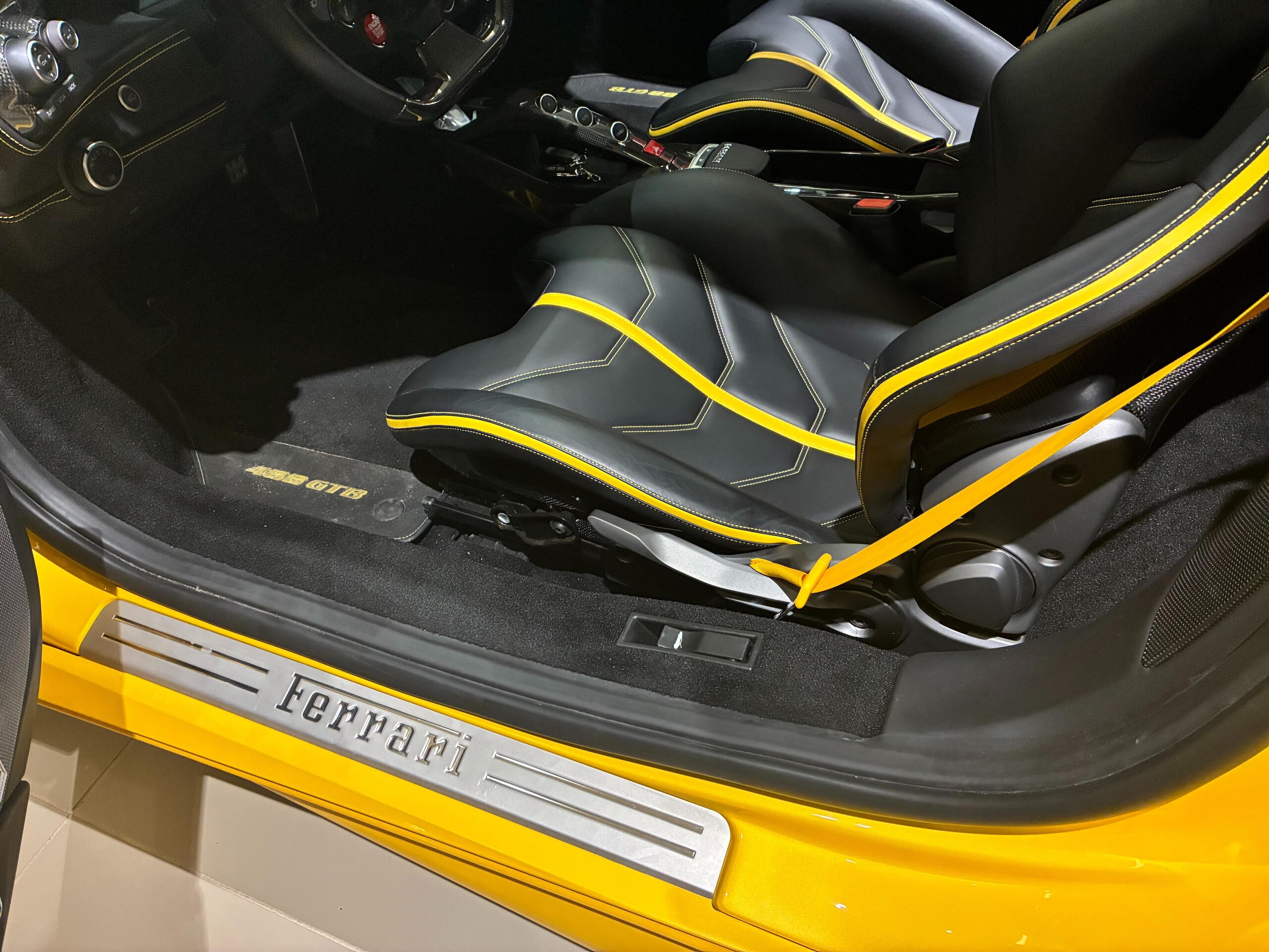 2018 Ferrari 488GTB — Photo 20 / 27