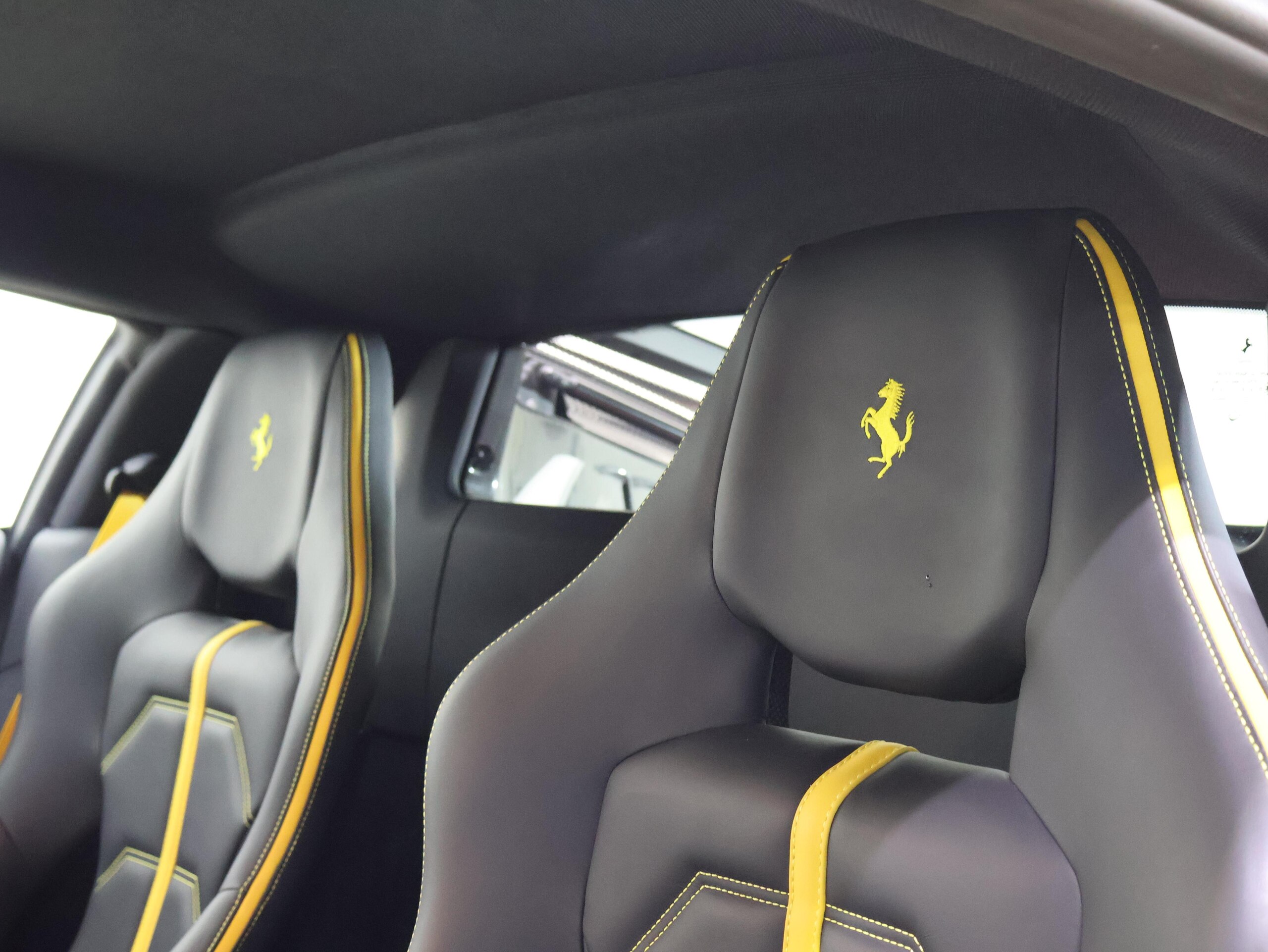 2018 Ferrari 488GTB — Photo 21 / 27