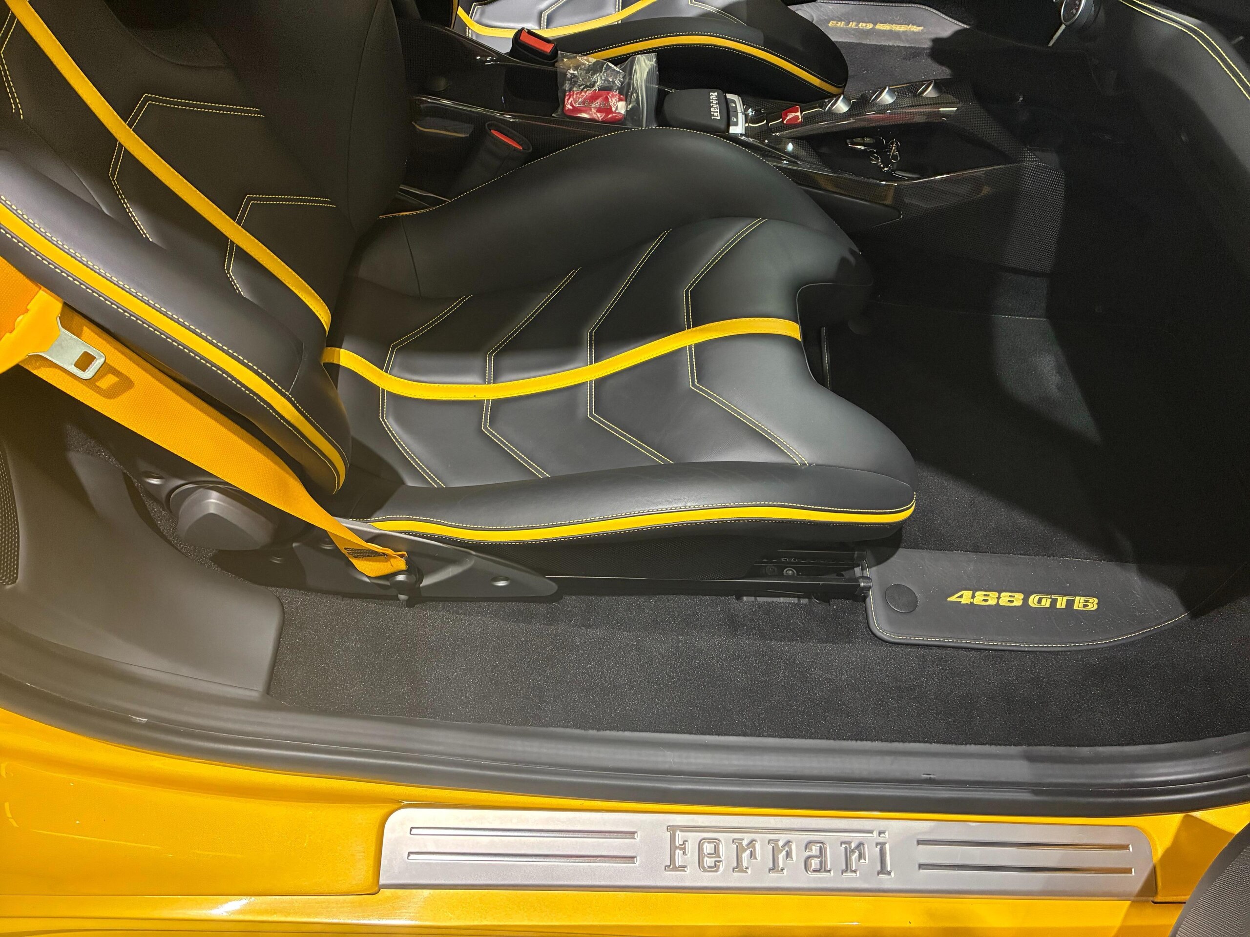 2018 Ferrari 488GTB — Photo 22 / 27