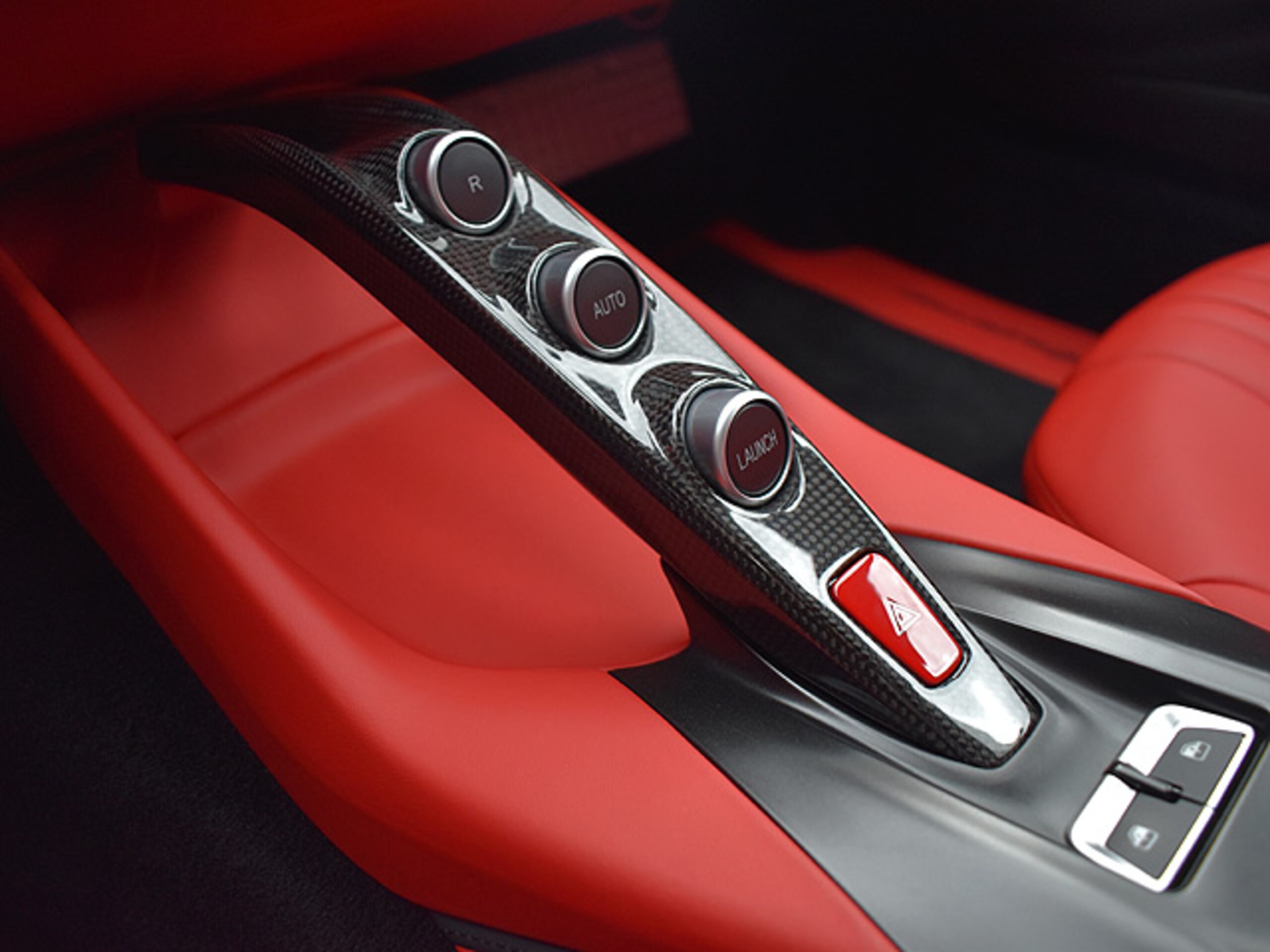 2018 Ferrari 812 Superfast — Photo 10 / 37
