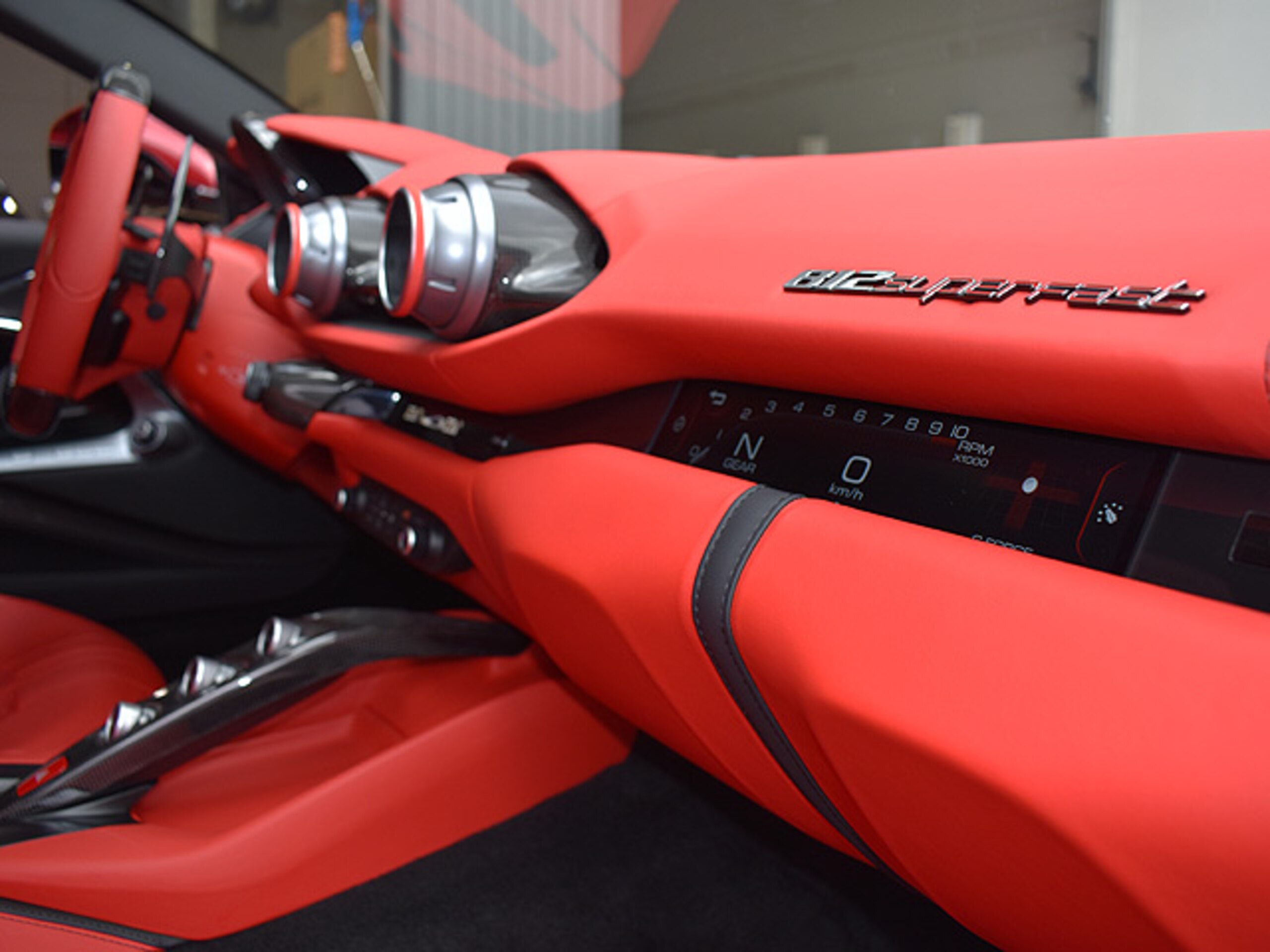 2018 Ferrari 812 Superfast — Photo 29 / 37