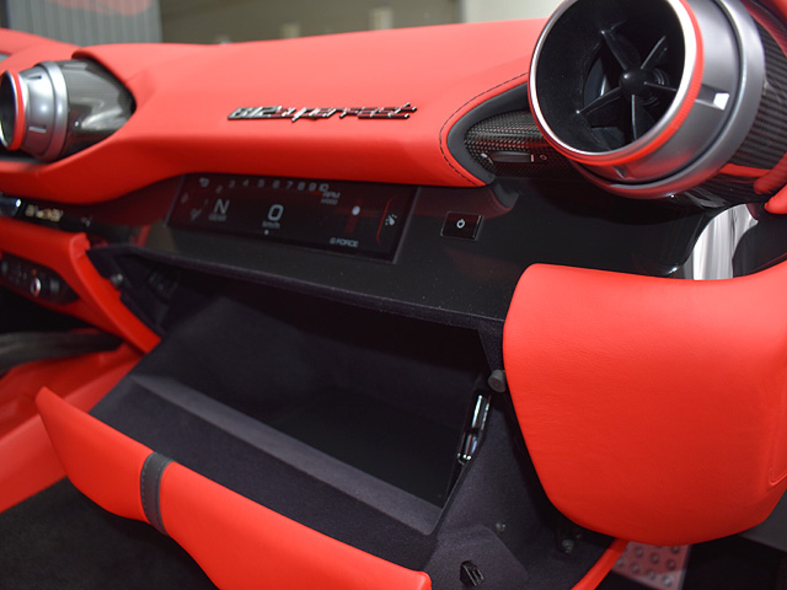 2018 Ferrari 812 Superfast — Photo 30 / 37