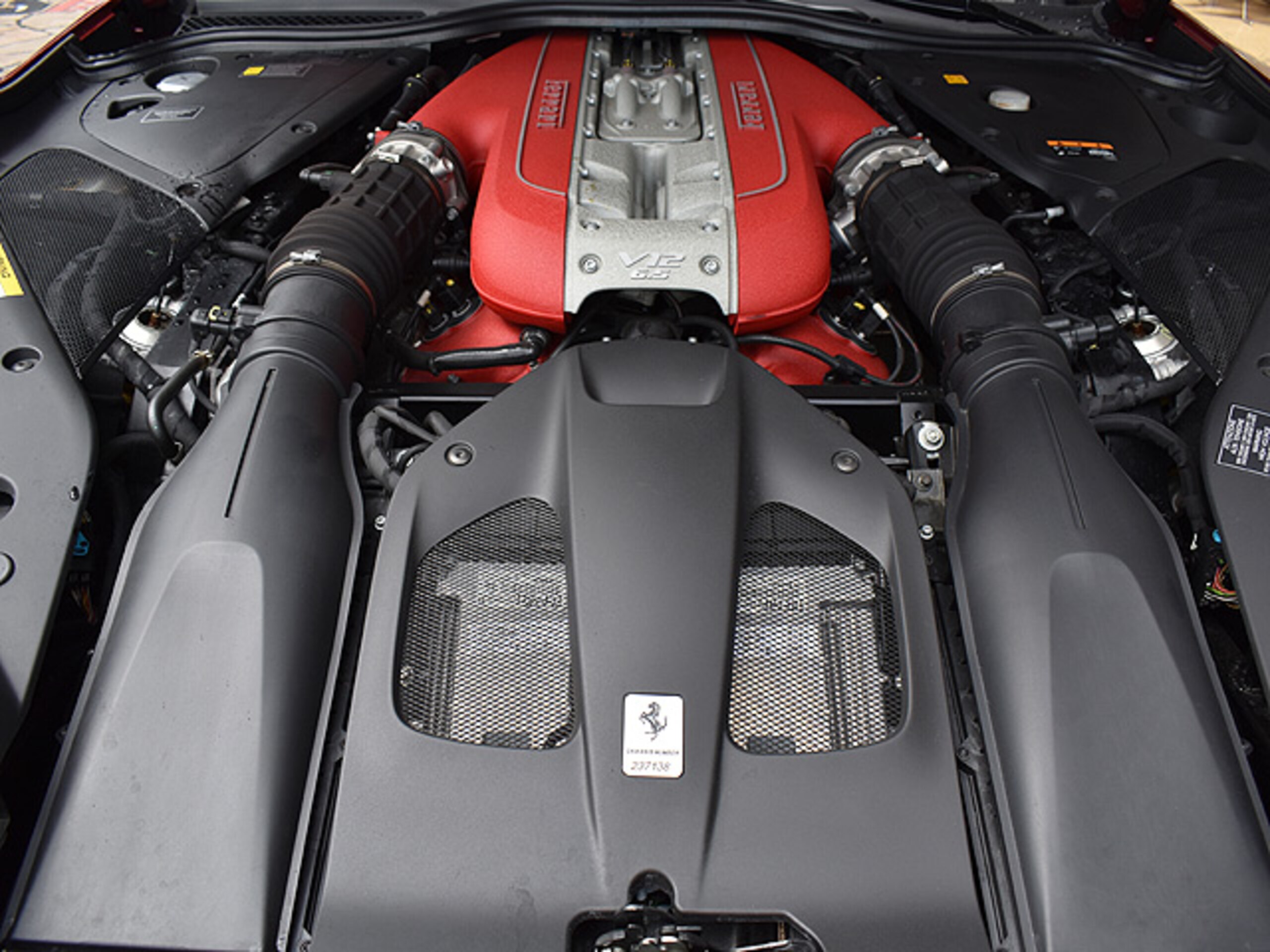 2018 Ferrari 812 Superfast — Photo 34 / 37