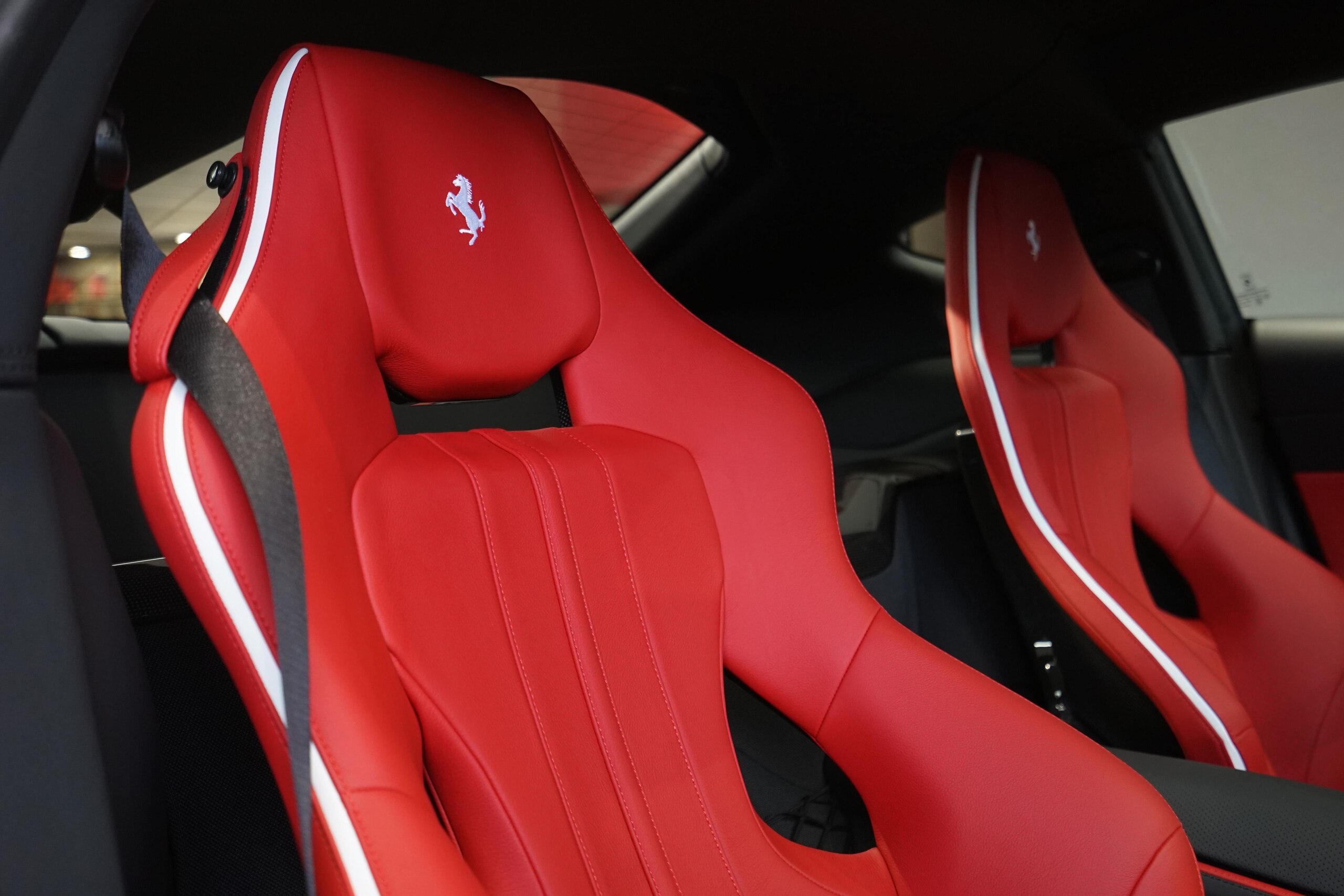 2018 Ferrari 812 Superfast Tailor Made — Photo 16 / 24