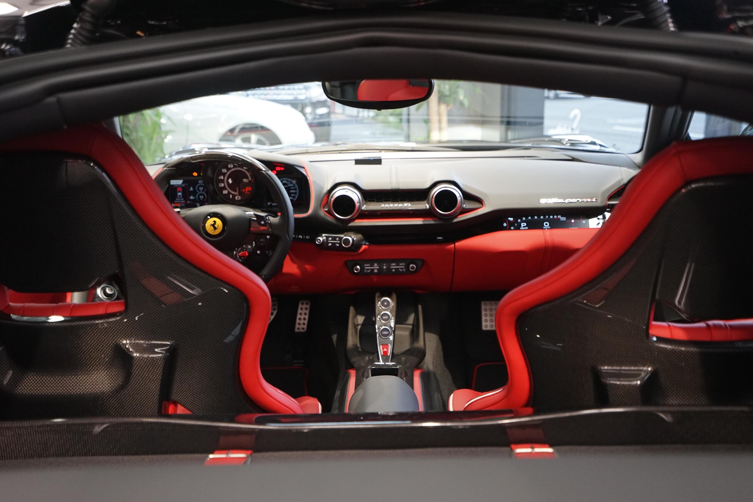 2018 Ferrari 812 Superfast Tailor Made — Photo 17 / 24