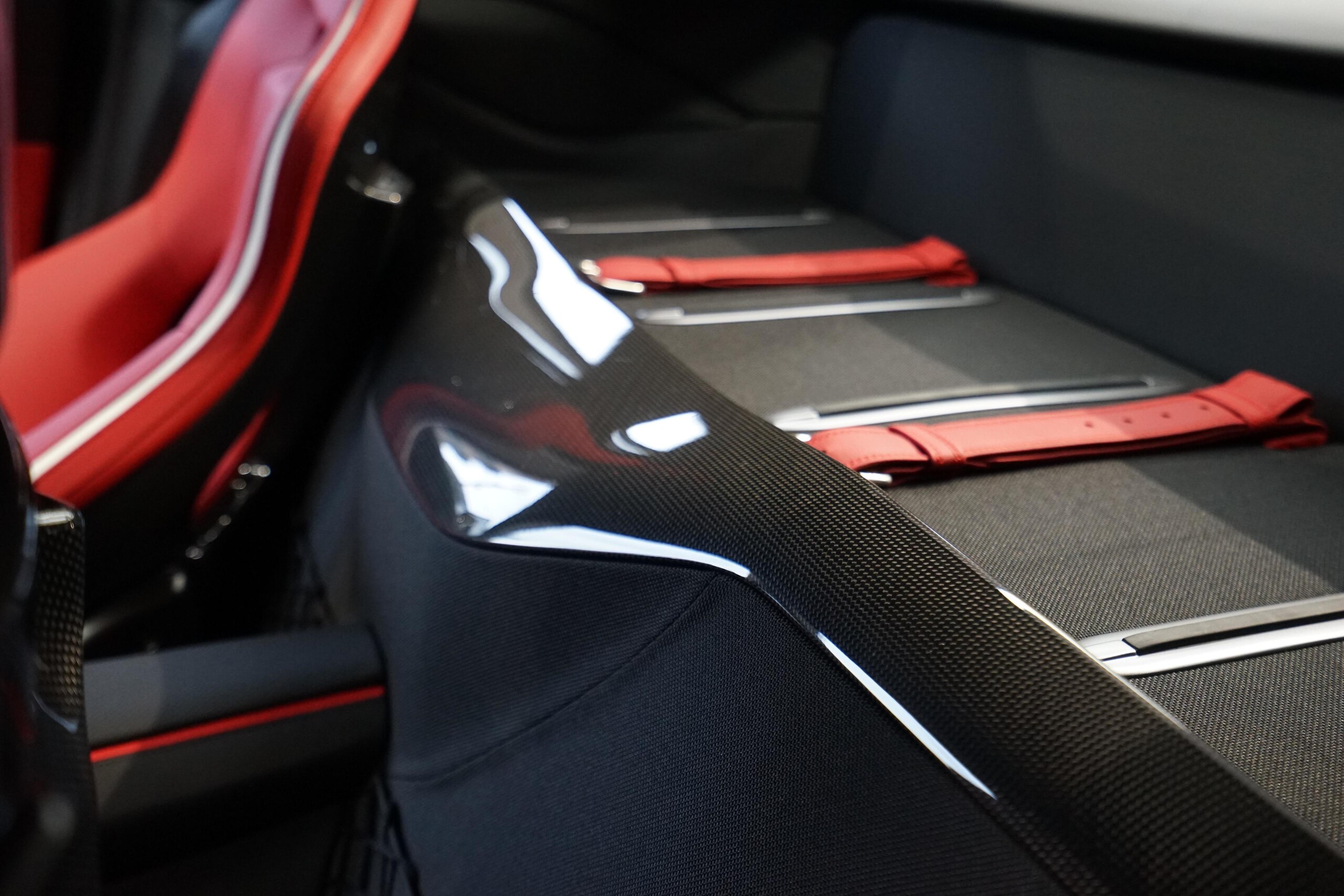 2018 Ferrari 812 Superfast Tailor Made — Photo 19 / 24