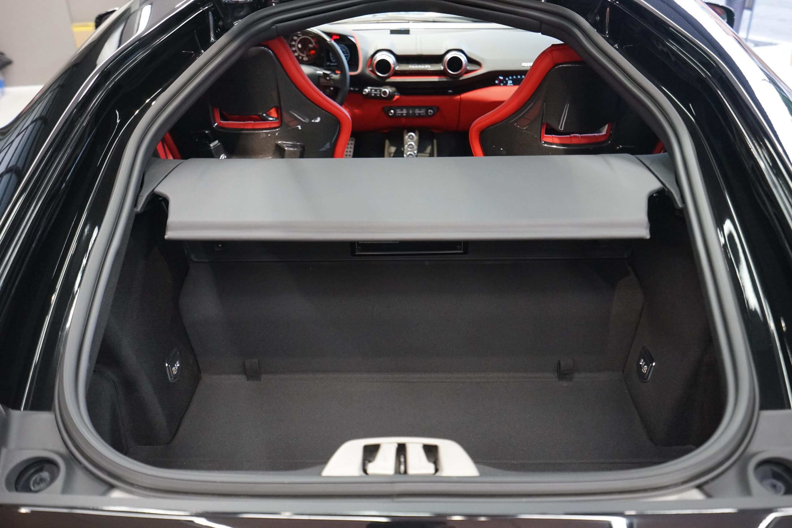 2018 Ferrari 812 Superfast Tailor Made — Photo 24 / 24