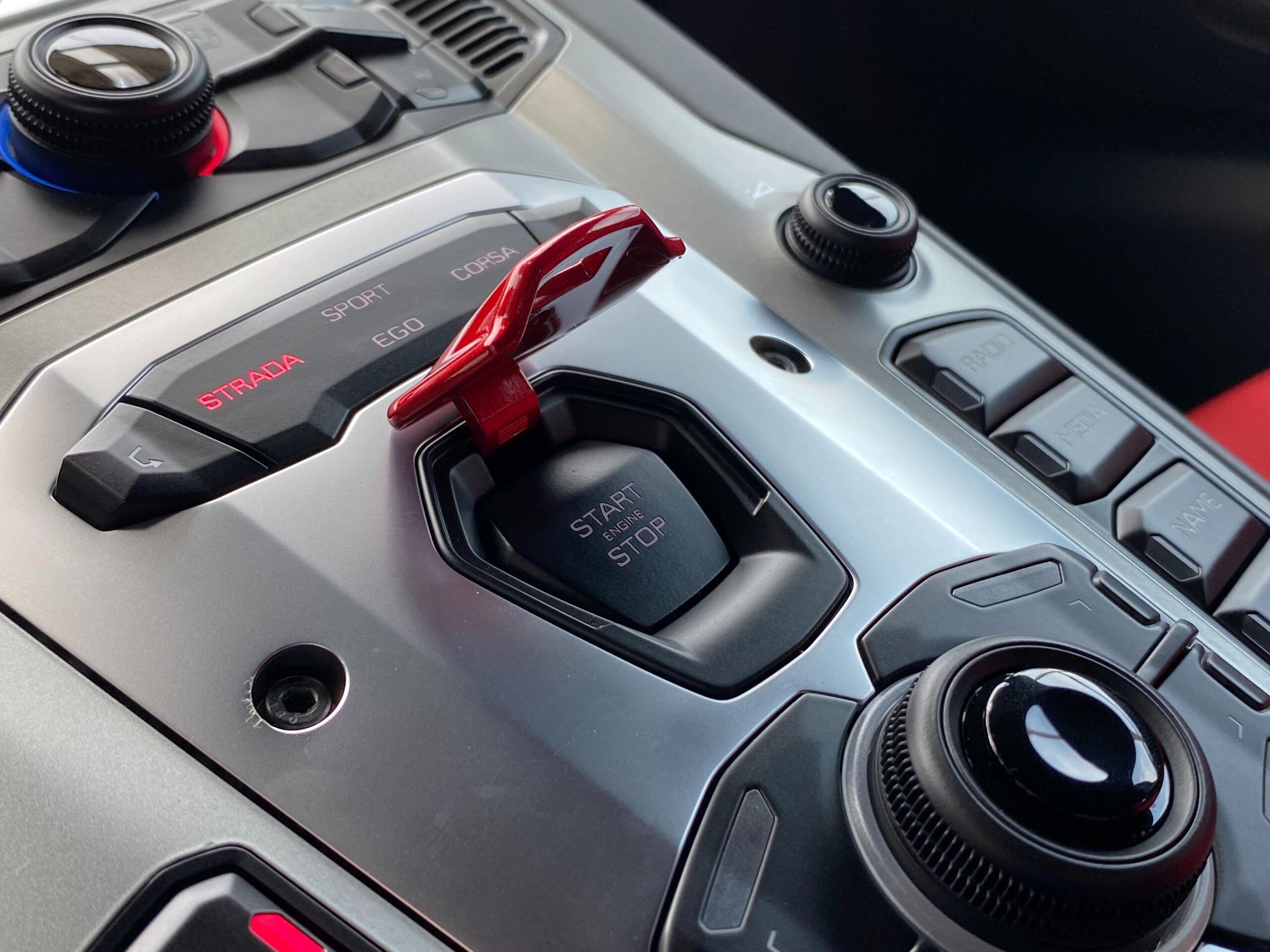 2018 Lamborghini Aventador S — Photo 20 / 55