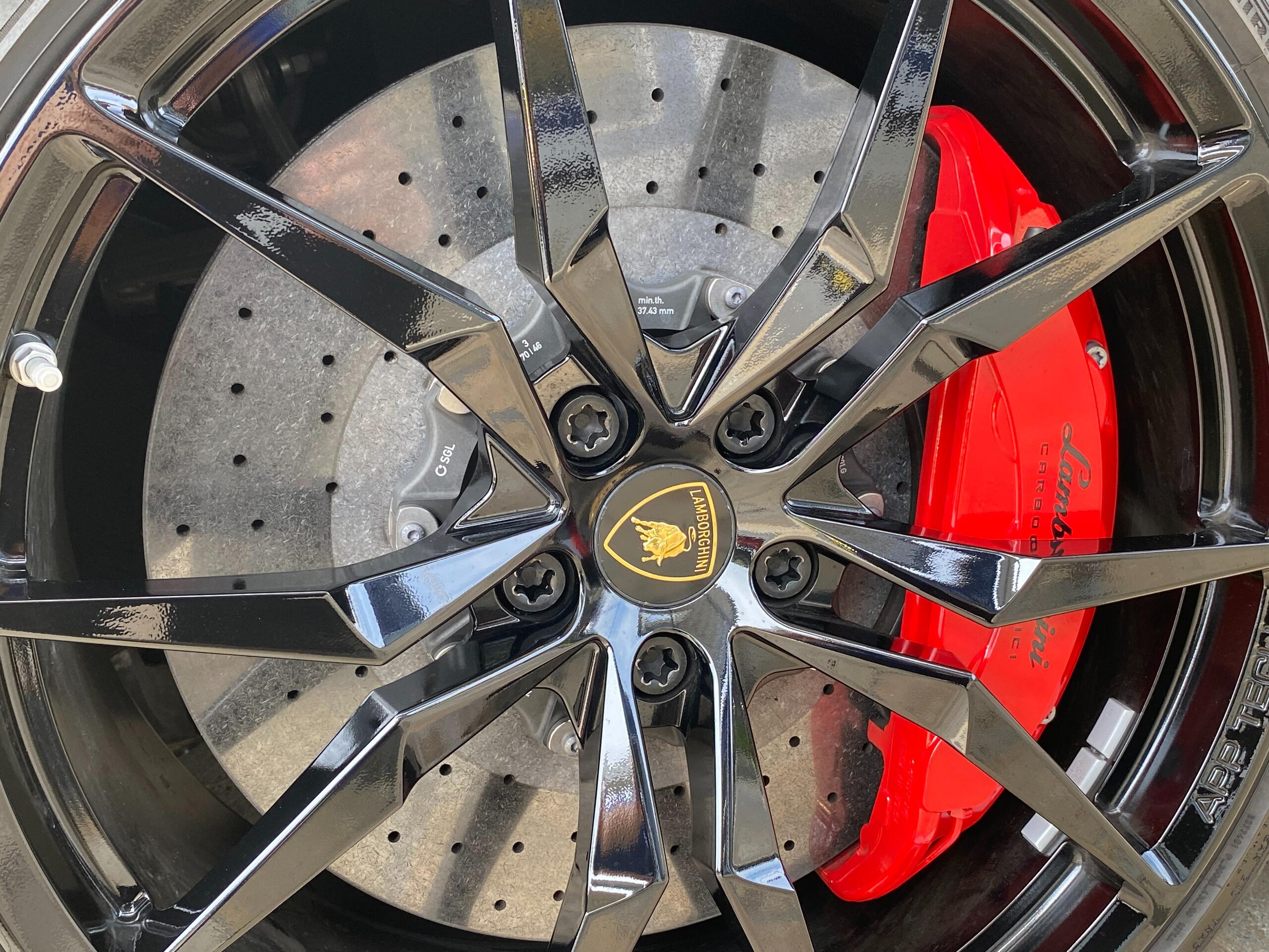 2018 Lamborghini Aventador S — Photo 29 / 55