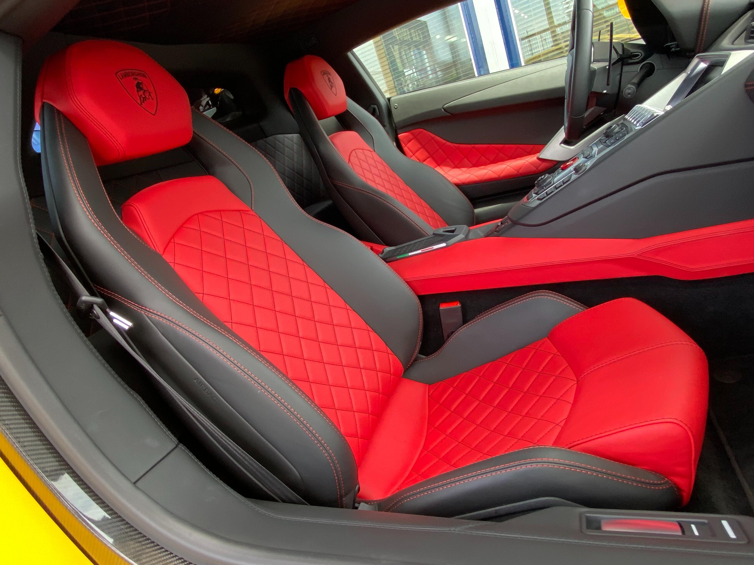 2018 Lamborghini Aventador S — Photo 32 / 55