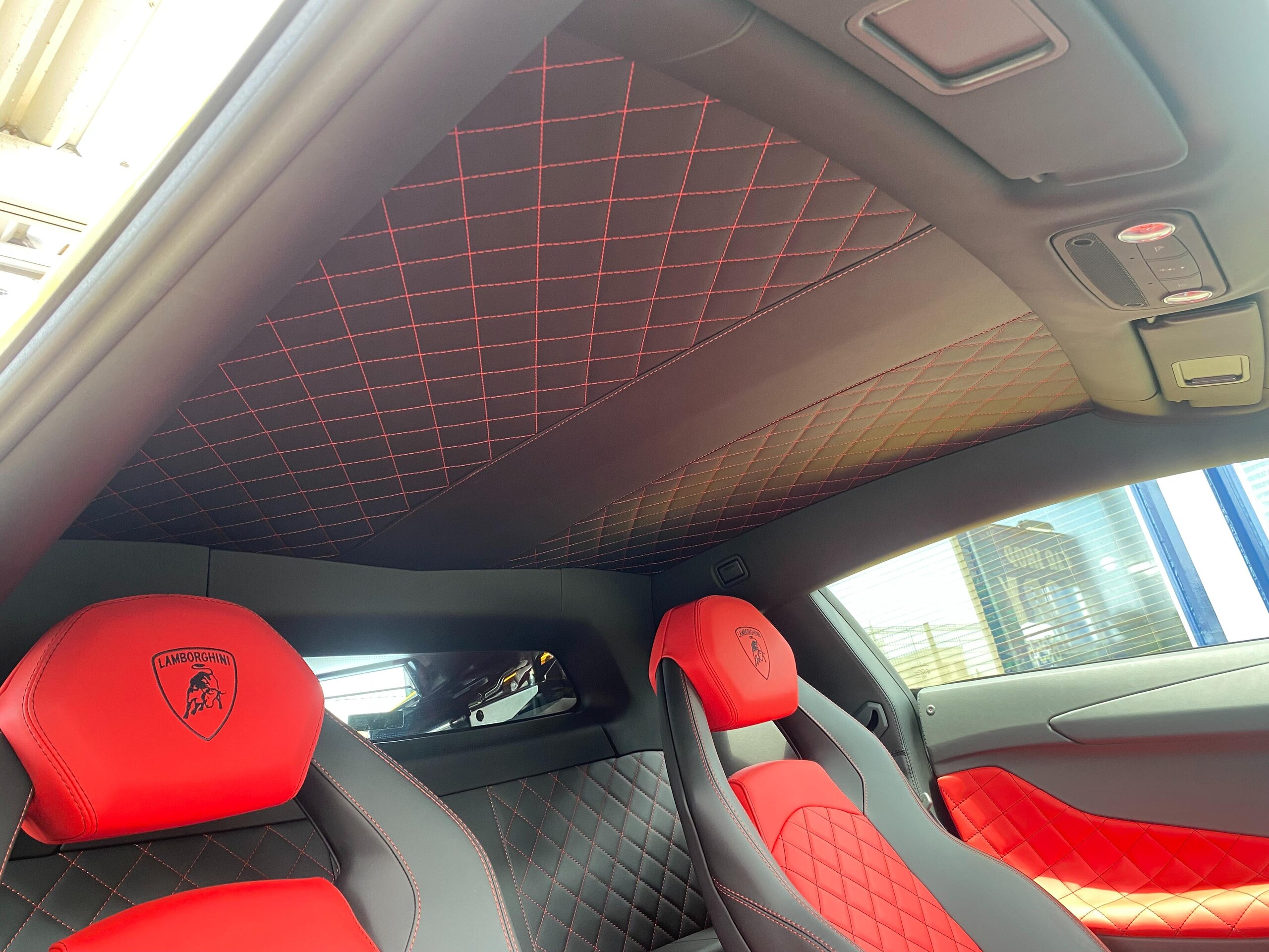 2018 Lamborghini Aventador S — Photo 35 / 55