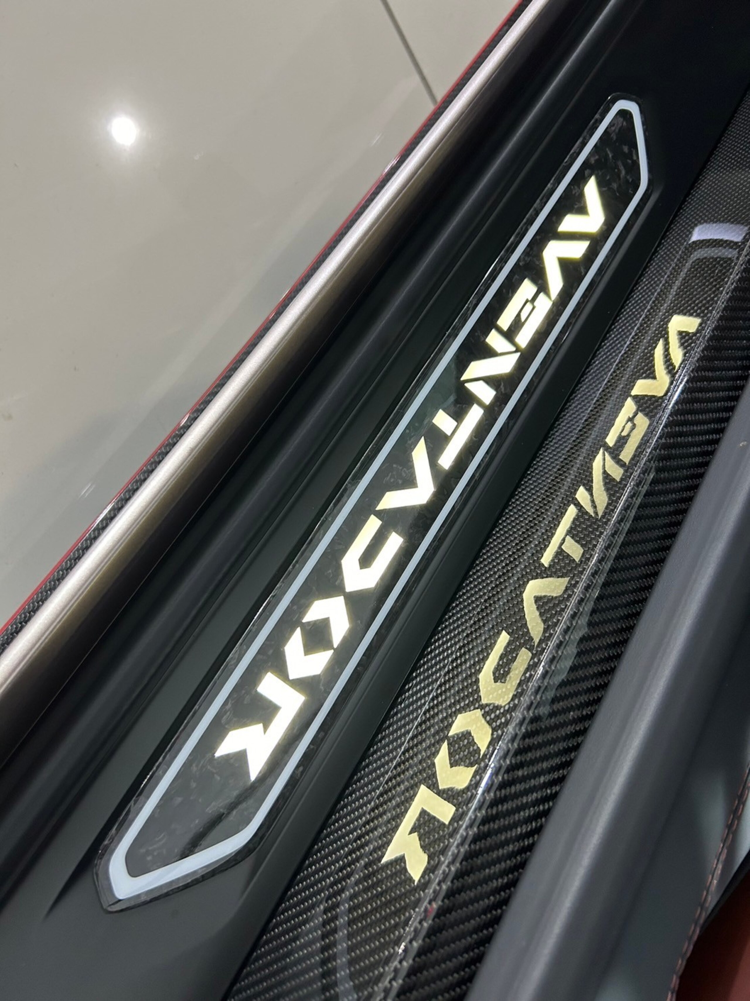 2018 Lamborghini Aventador S — Photo 19 / 39