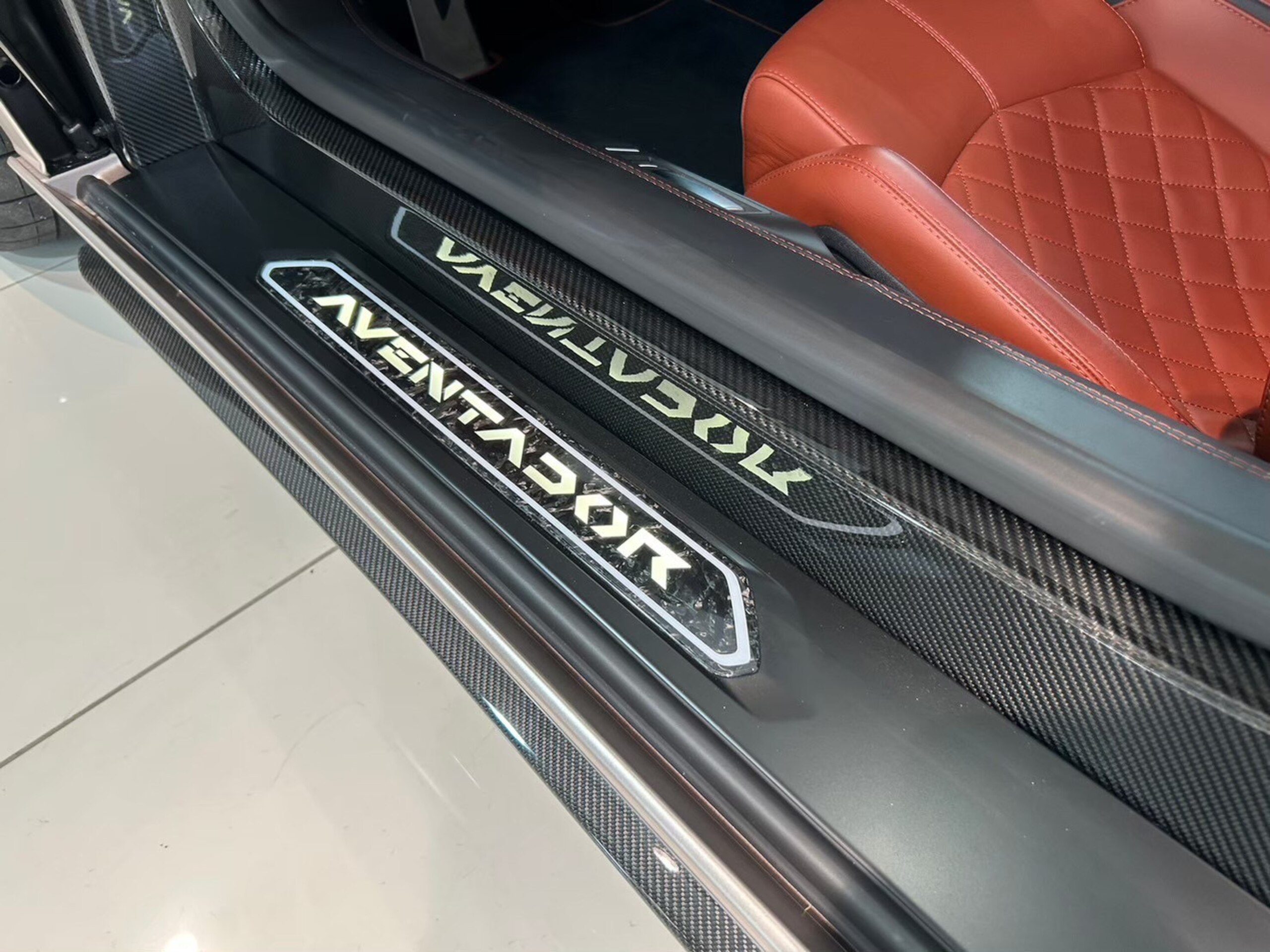 2018 Lamborghini Aventador S — Photo 27 / 39