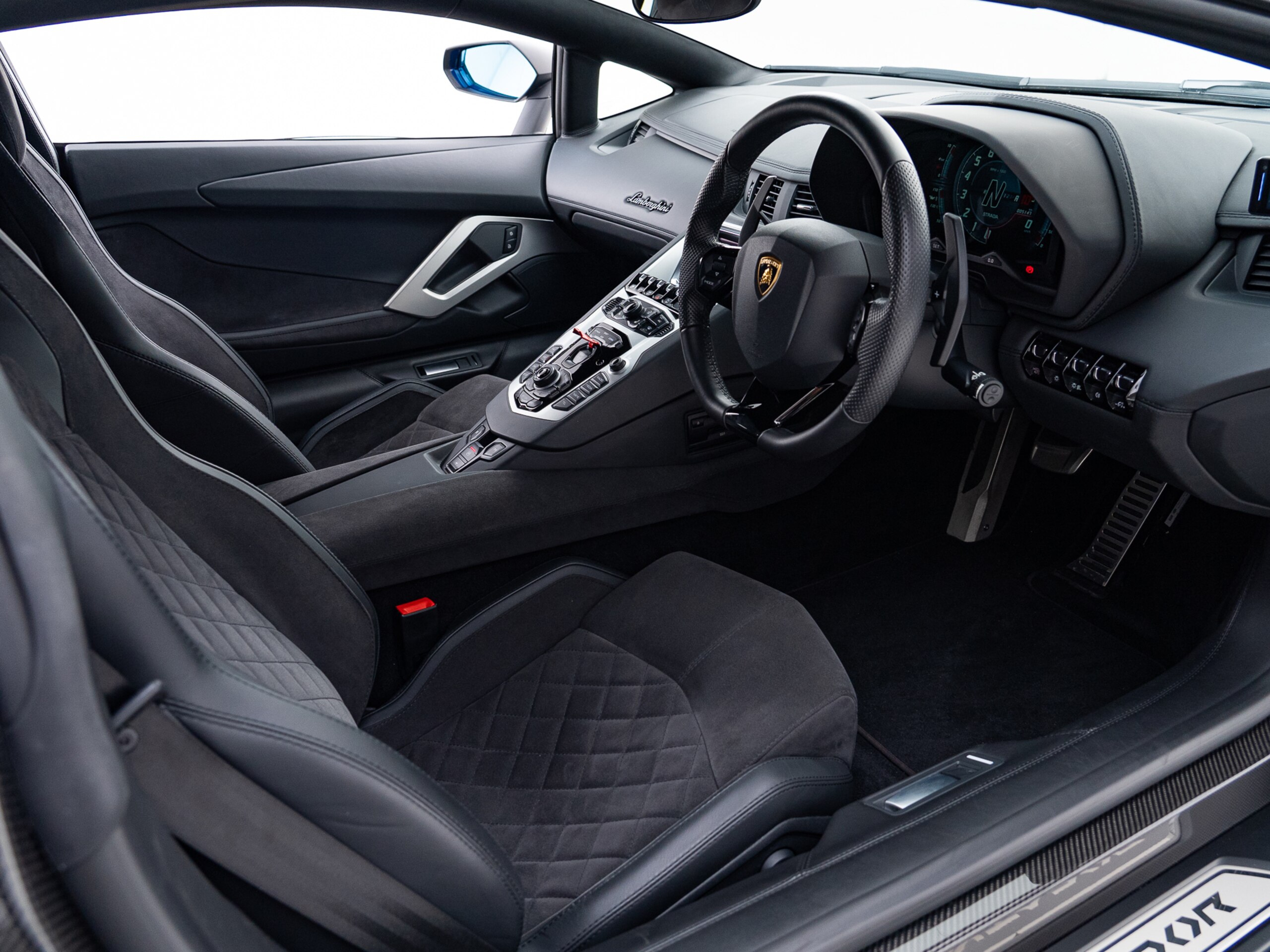 2018 Lamborghini Aventador S — Photo 17 / 36