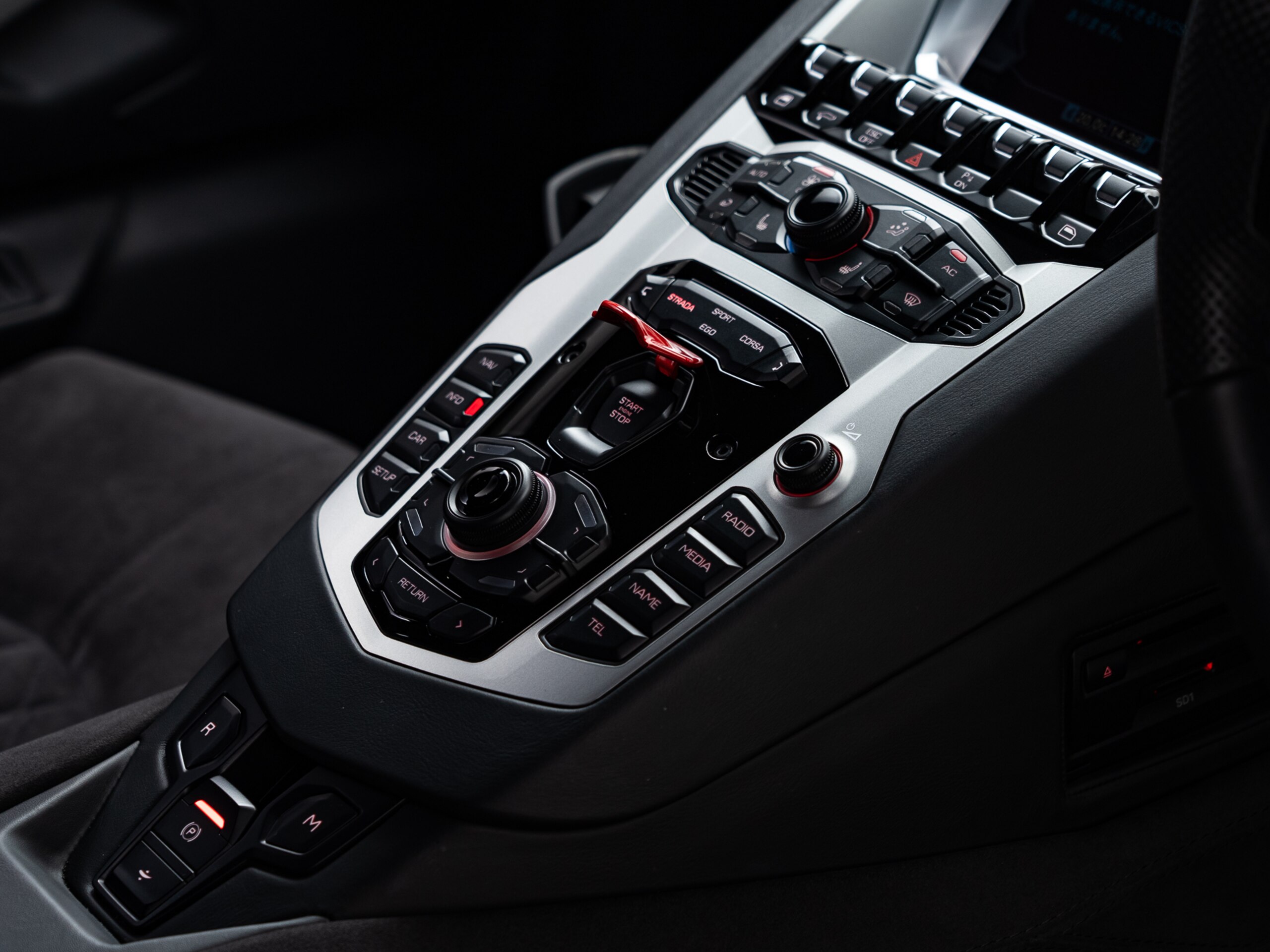 2018 Lamborghini Aventador S — Photo 18 / 36