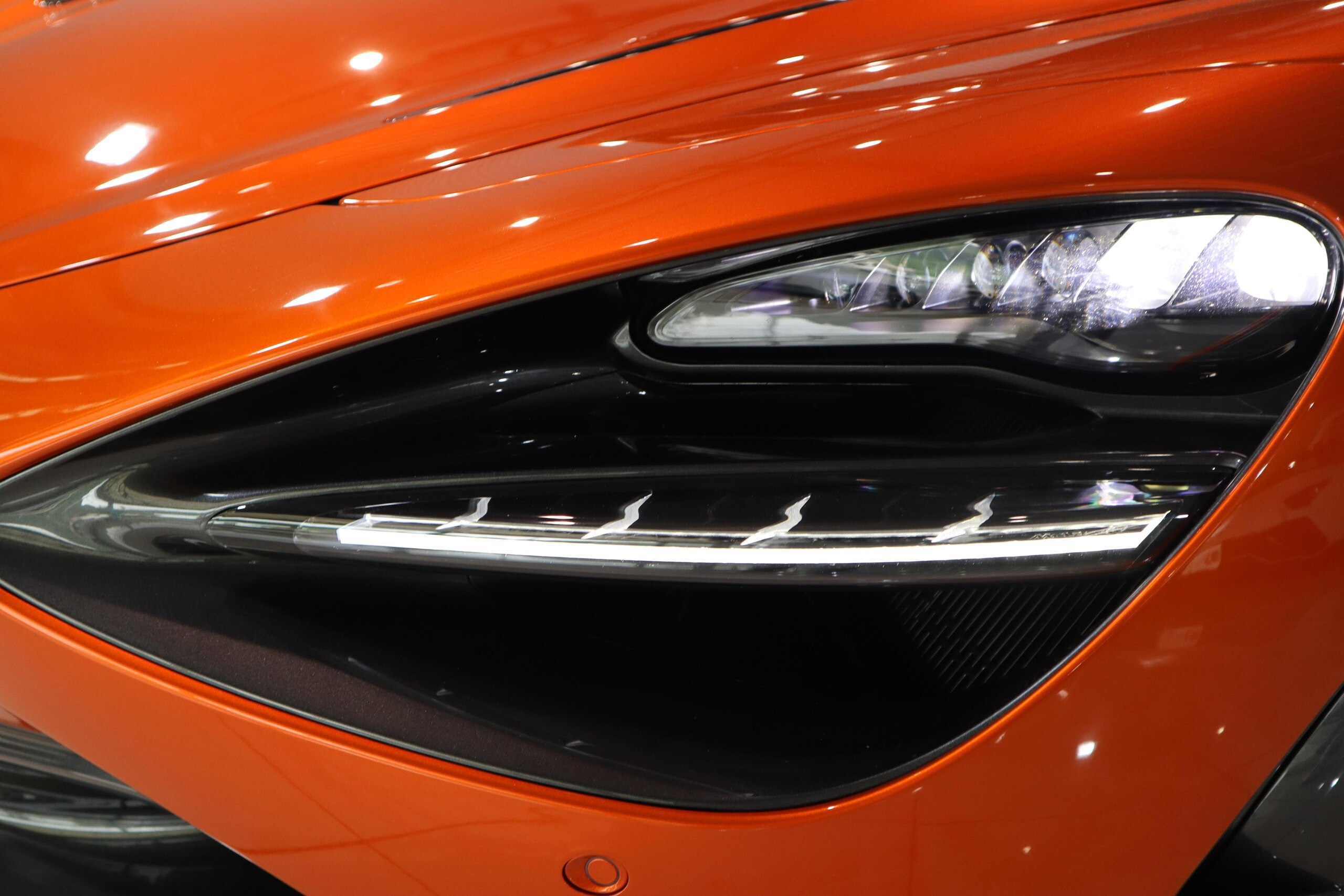 2018 McLaren 720S — Photo 21 / 28