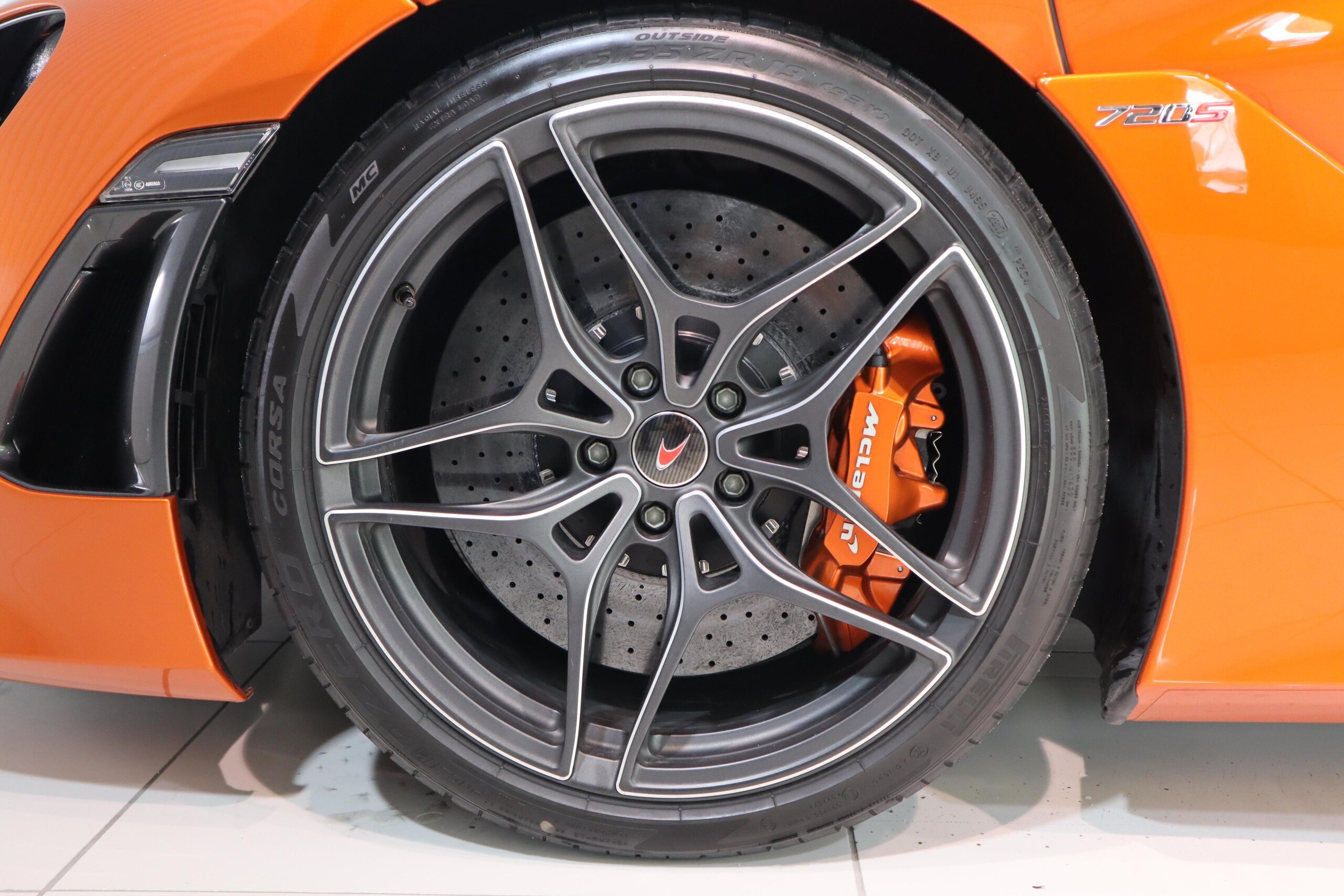2018 McLaren 720S — Photo 25 / 28