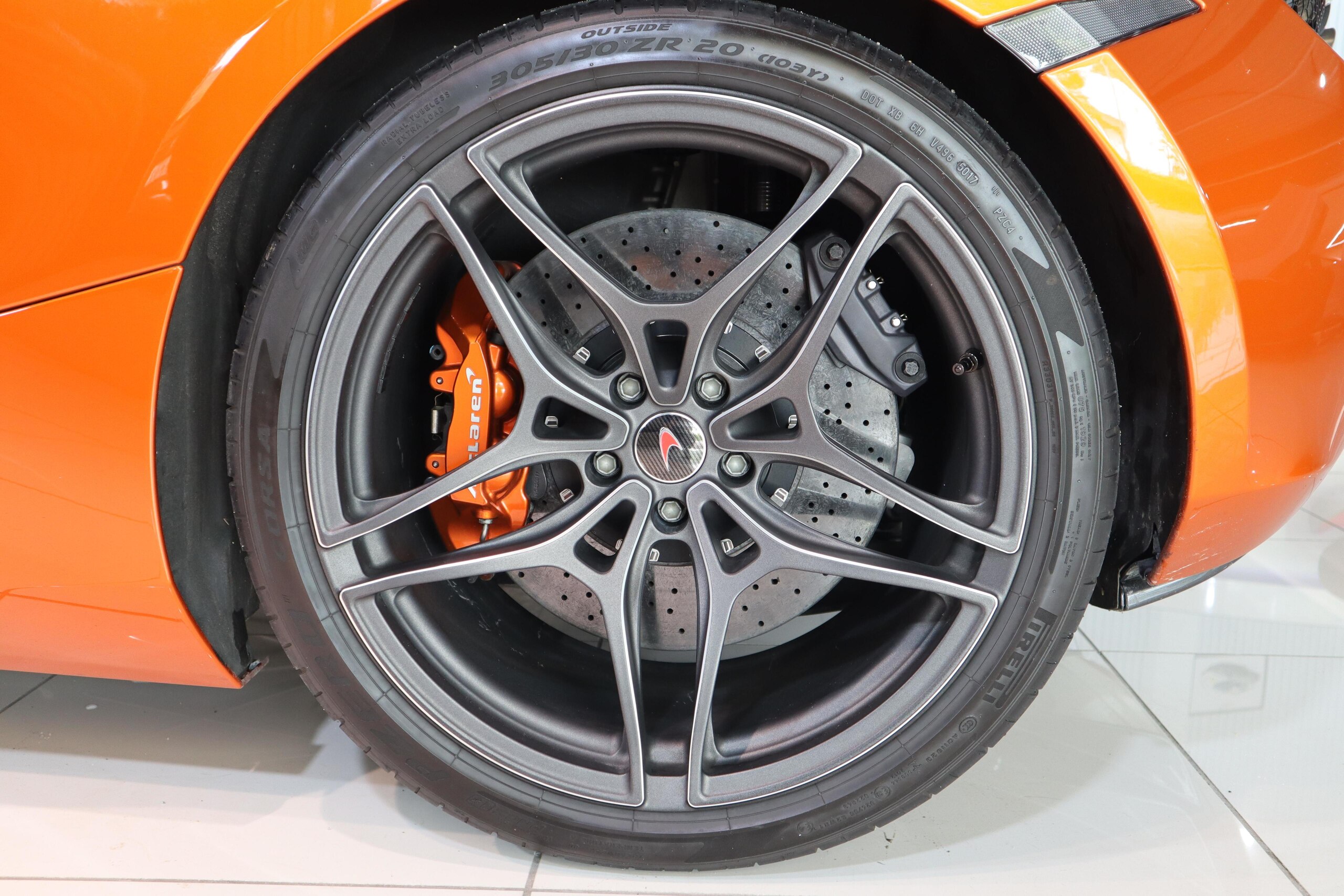 2018 McLaren 720S — Photo 26 / 28