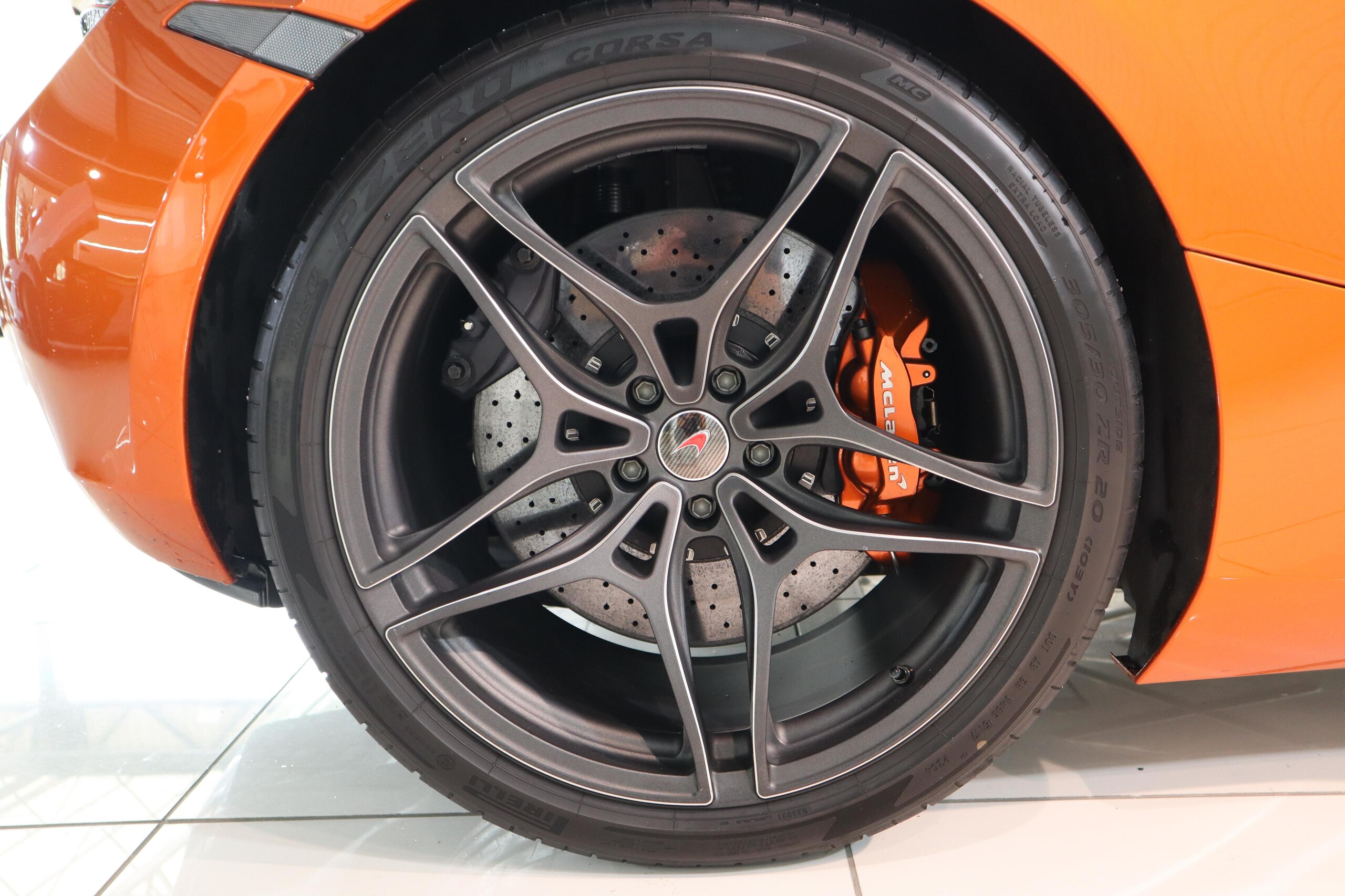 2018 McLaren 720S — Photo 27 / 28